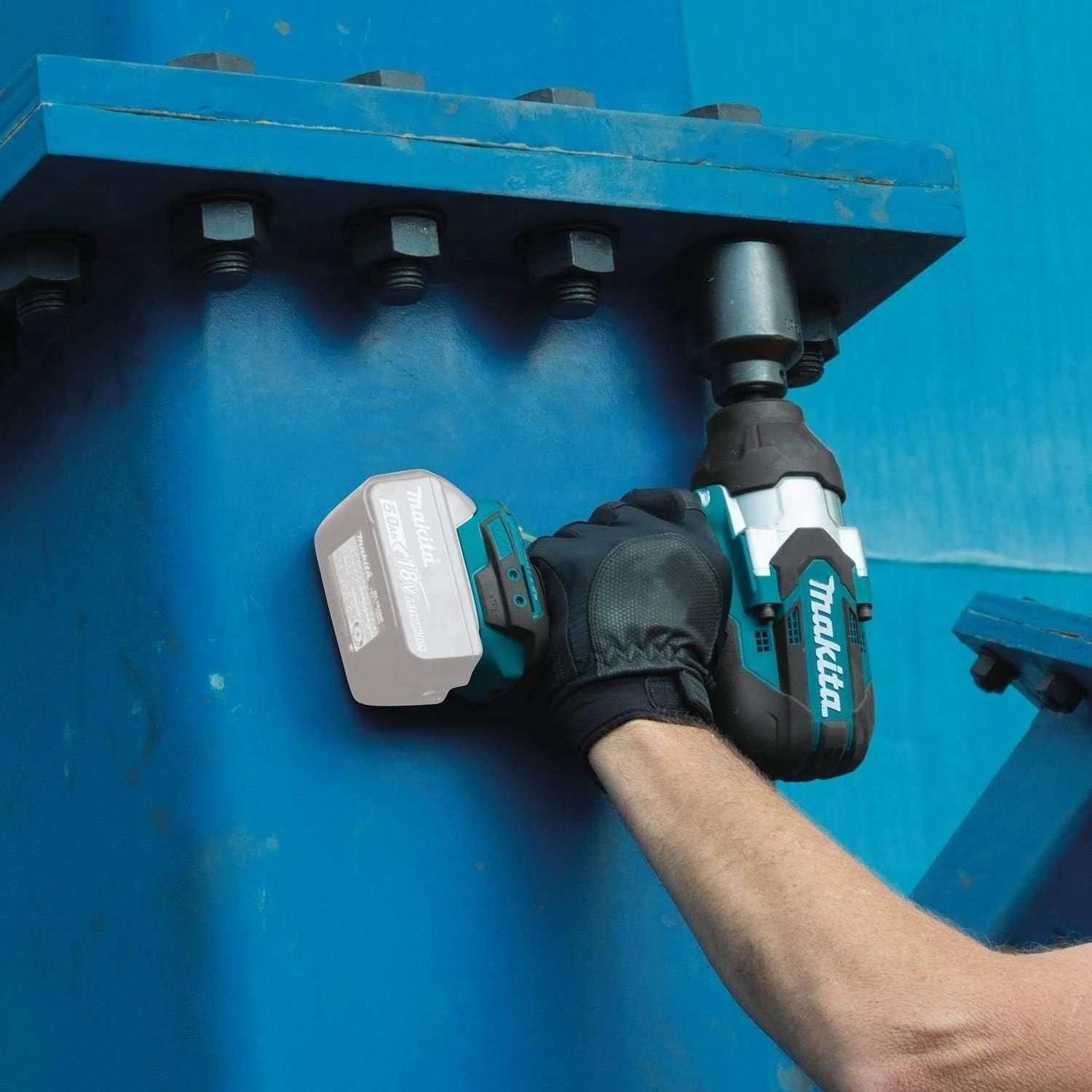 Makita DTW700 18V LXT® Lithium-Ion Brushless Cordless High-Torque Sq. Drive Impact Wrench, Tool Only - view 4