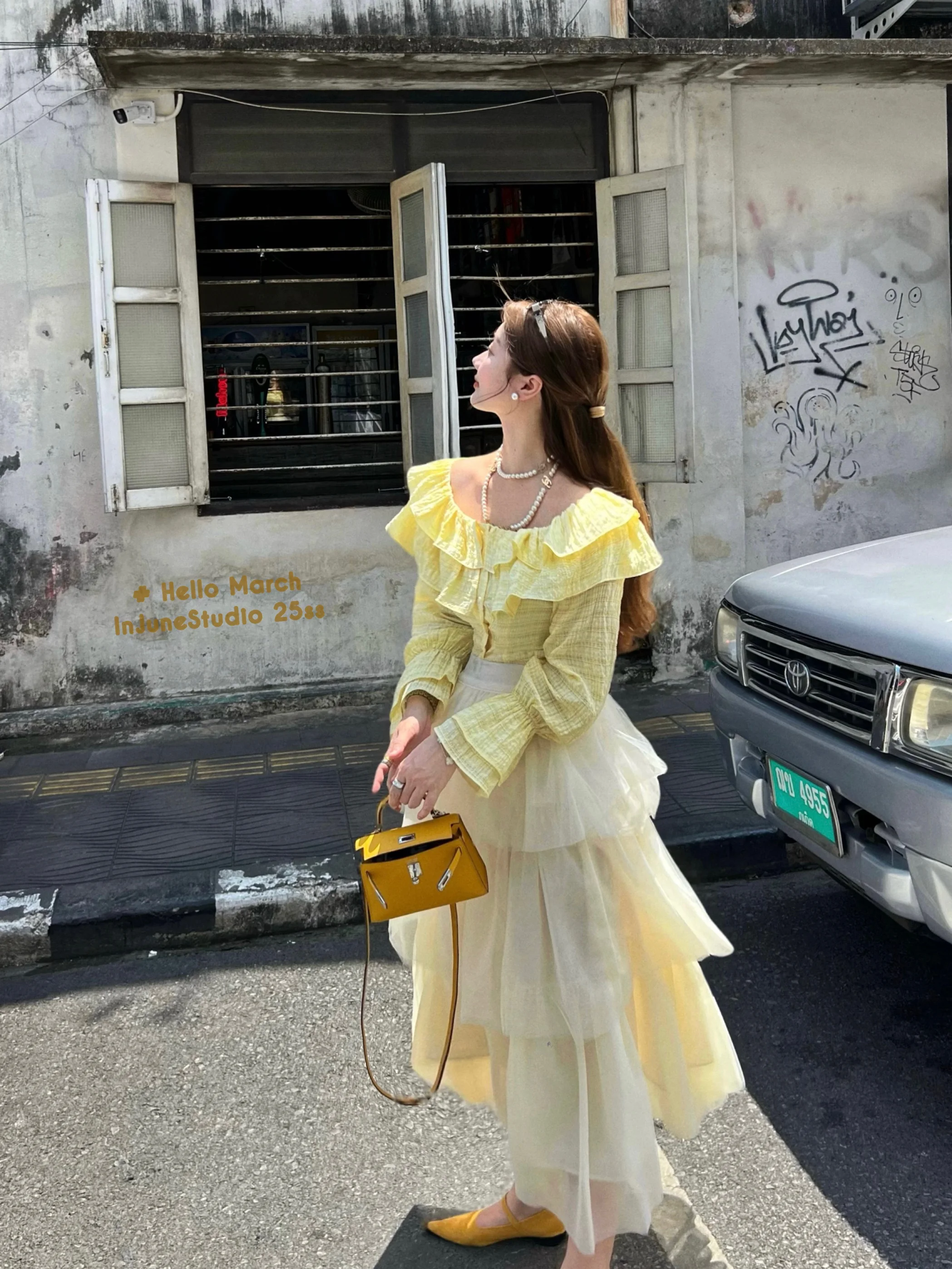 

Injunestudio: Новая коллекция! Тонкий шелковистый топ с кружевной отделкой и одним открытым плечом, из полиэстера, с длинным рукавом, для повседневной носки, весна.