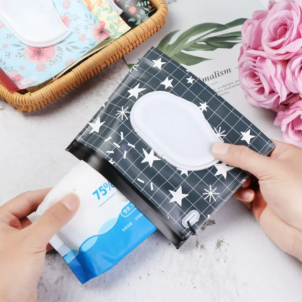 Fashion Useful Baby Product Snap-Strap Portable Flip Cover Stroller Accessories Cosmetic Pouch Wet Wipes Bag Tissue Box