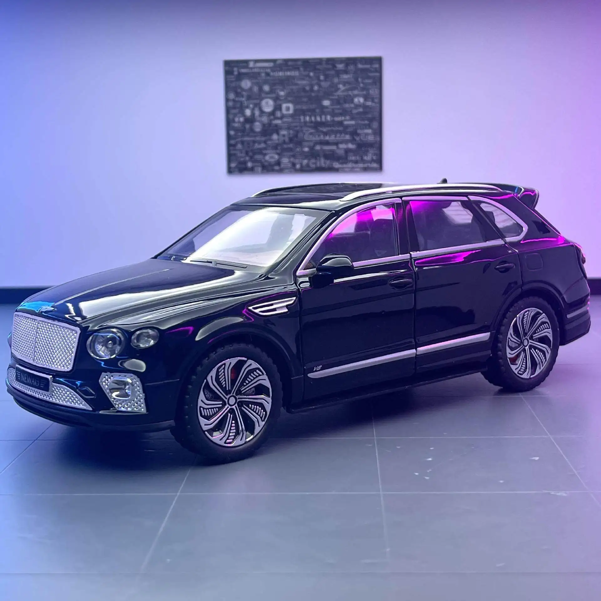 

1:24 Bentayga SUV Off Road, литая под давлением модель автомобиля из сплава, детские игрушки, подарки на день рождения, звук и свет, выбор бойфренда