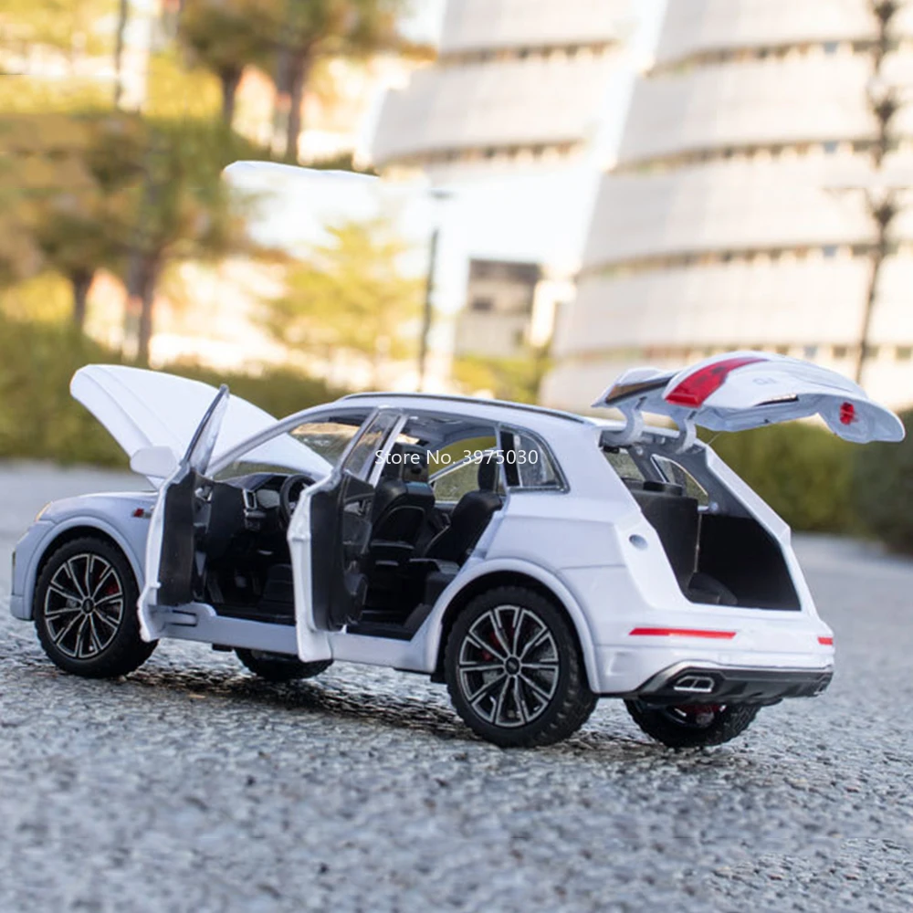 1:24 Q5 RS7 モデル合金車のおもちゃライトサウンドミニチュアカー 6 ドアオープンホイールプルバック車子供大人のギフト