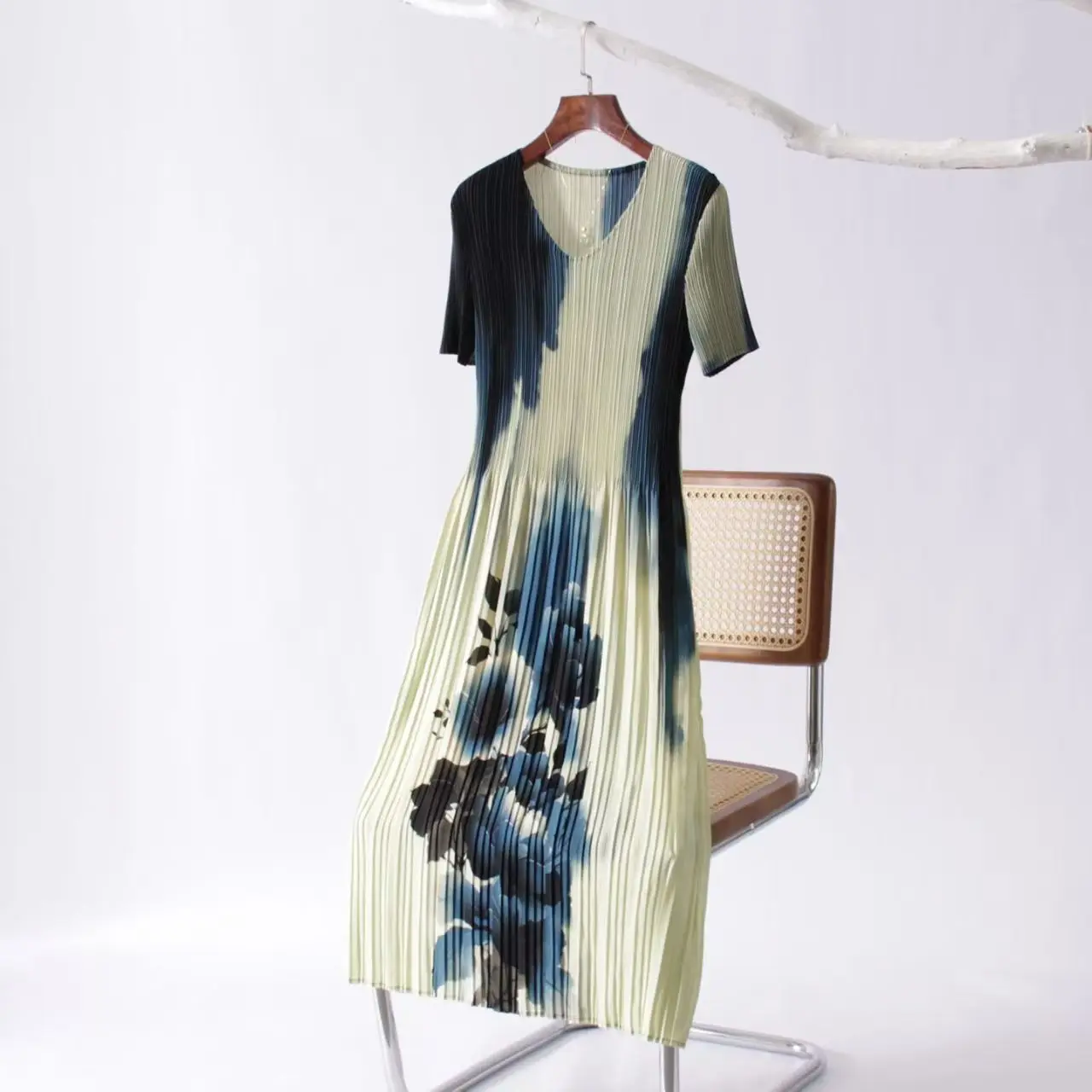 

Floral loose pleated orange half sleeved round neck dress High-end new loose fashion dress vestidos femininos frete grátis