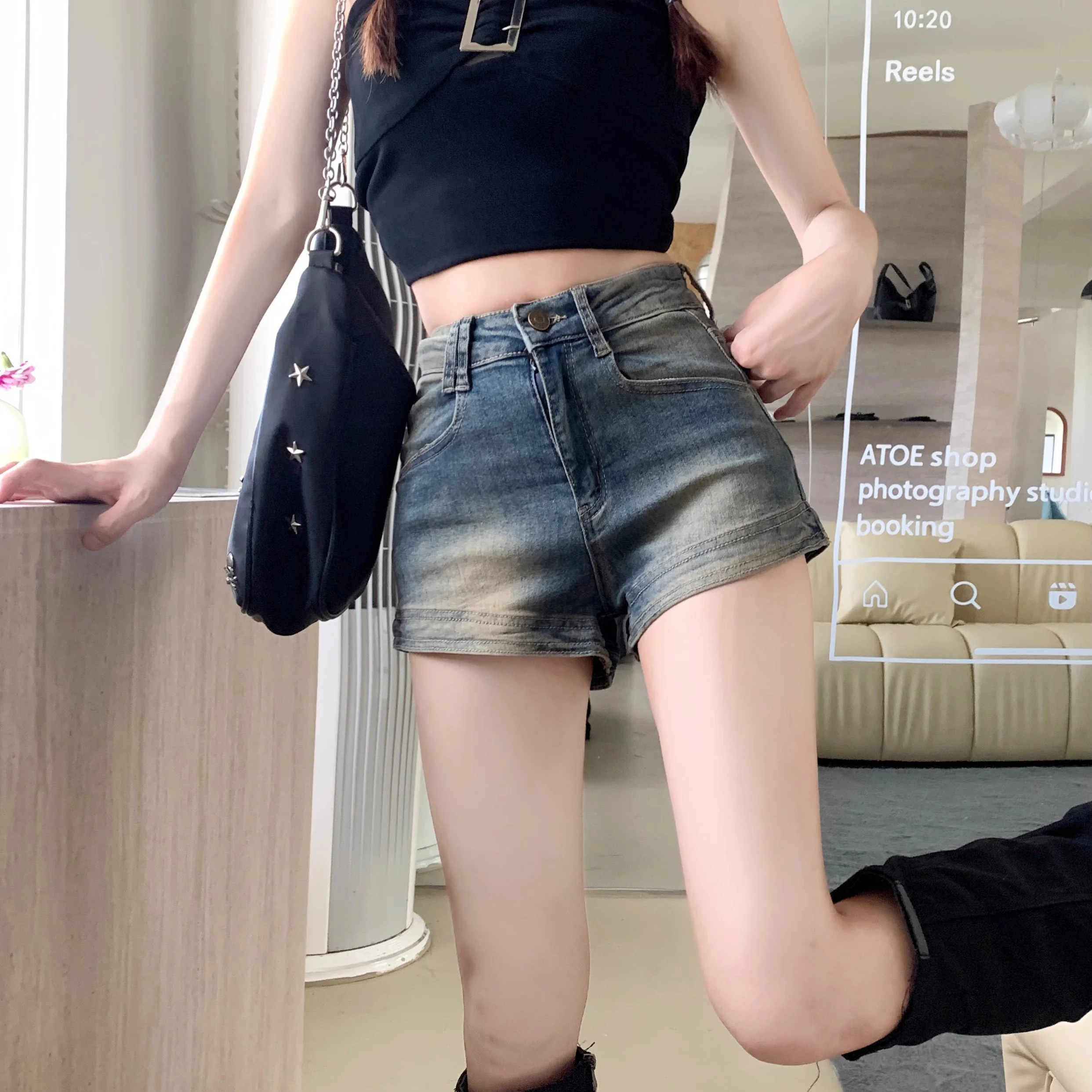 Stretch sexy hot girl do old package hip jeans shorts female 2024 spring and summer new high-waisted thin a word short hot pants