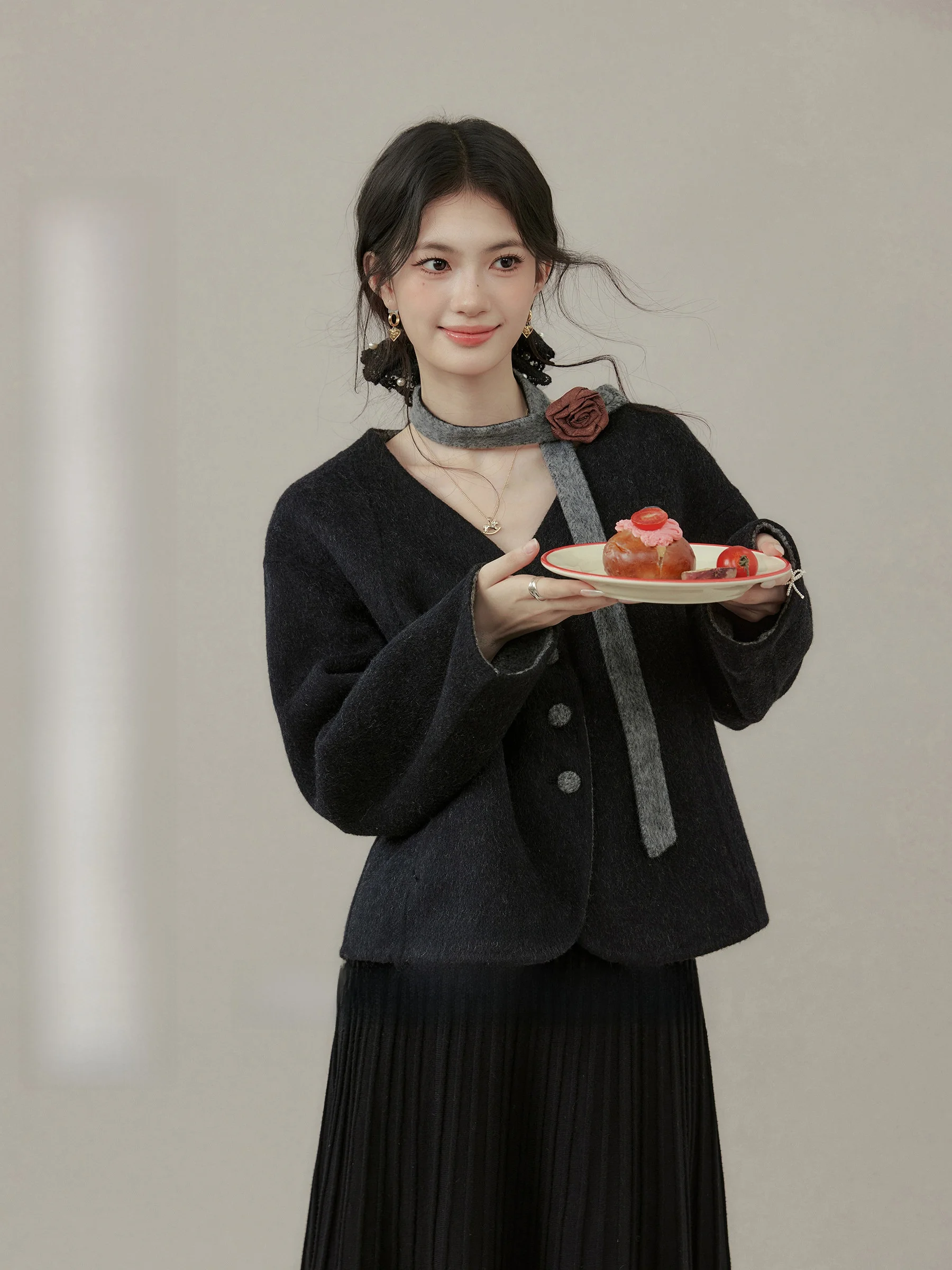 

Теплое зимнее пальто из двусторонней шерсти больших размеров для полных женщин: уникальное и привлекательное.