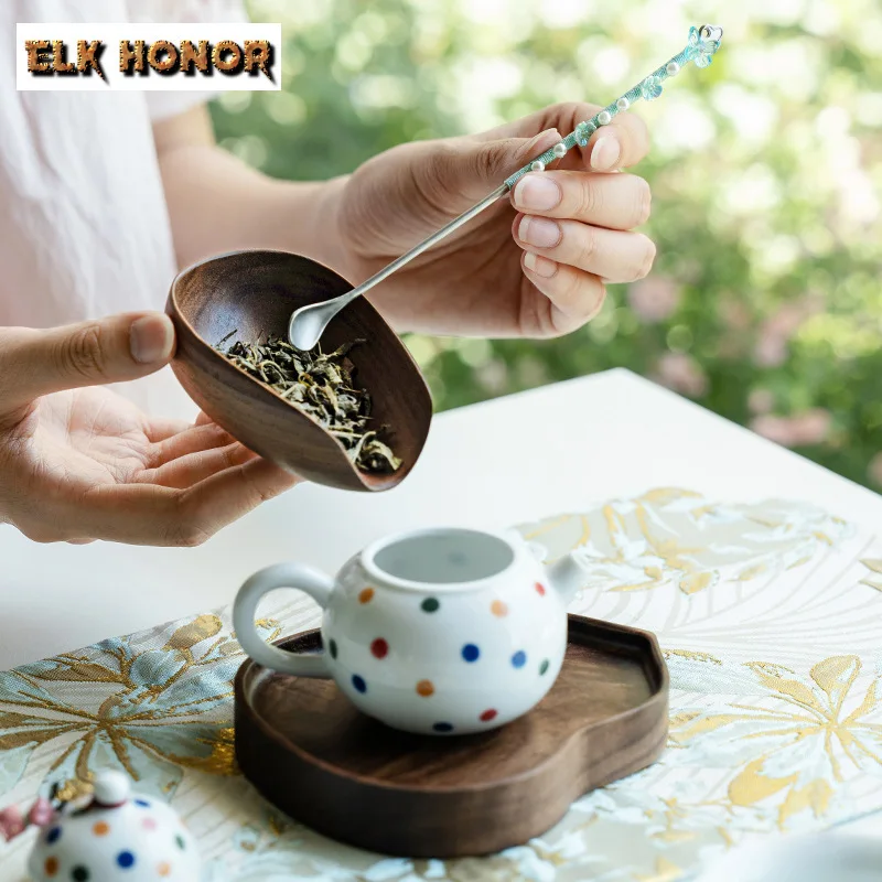 2pc/set Walnut Tea Scoop Set Butterfly Flower Tea Spoon Traditional Awakening Tea Ladle Tea Maker Dahongpao Teaset Craft Gifts