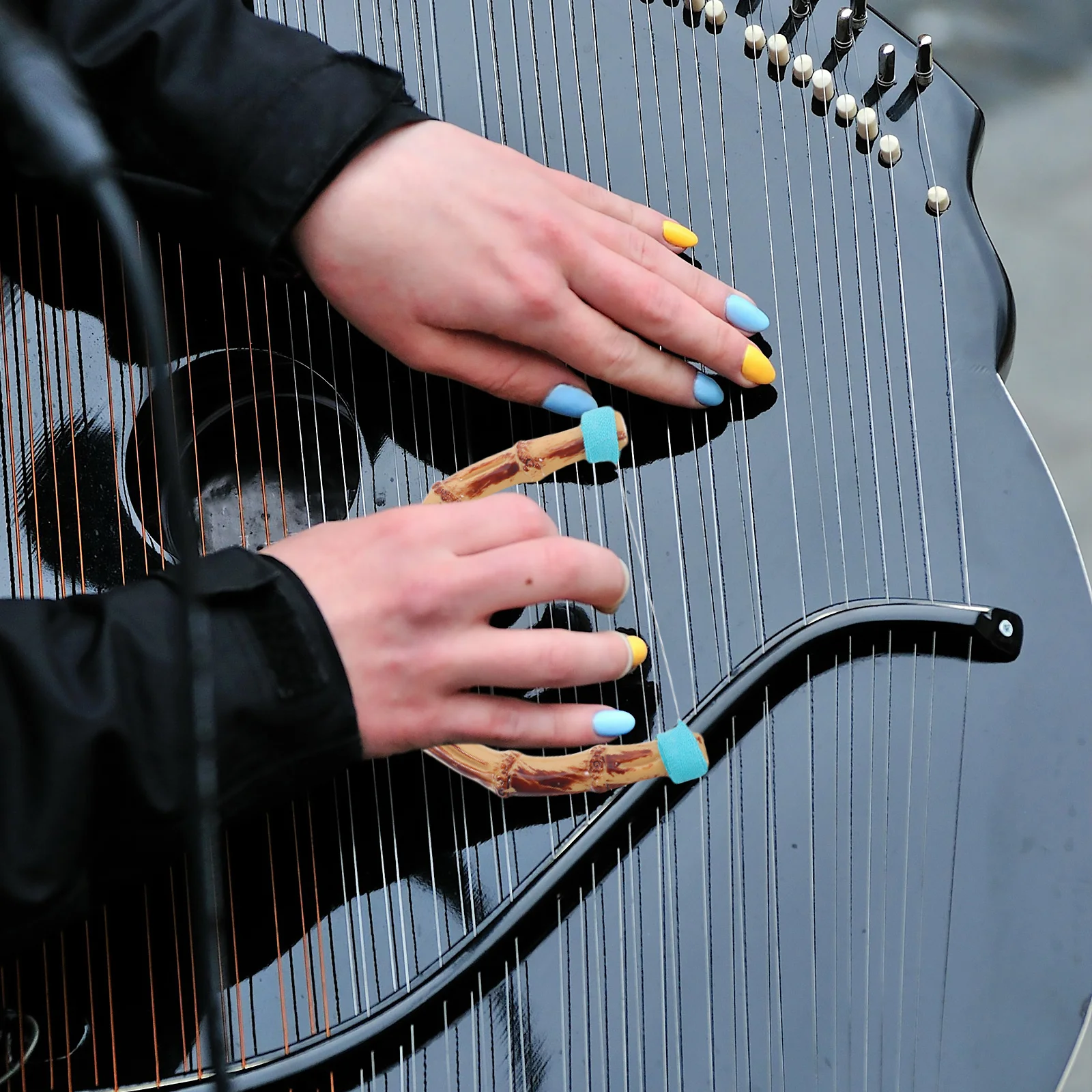 

Durable Bamboo Chinese Guzheng Finger Stretcher Exerciser Enhance Technique Strength Portable Practice Accessory
