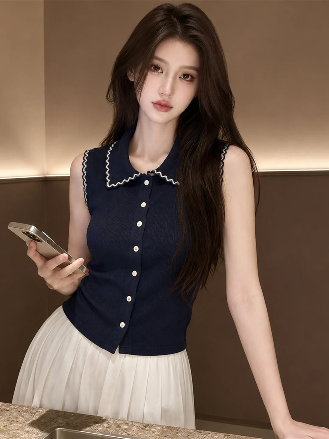 

Casual Lace Trim Collar Sleeveless Vest Single Button Slimming Top Summer 2026 Korean Style Straight Cut Silk Women's Shirt