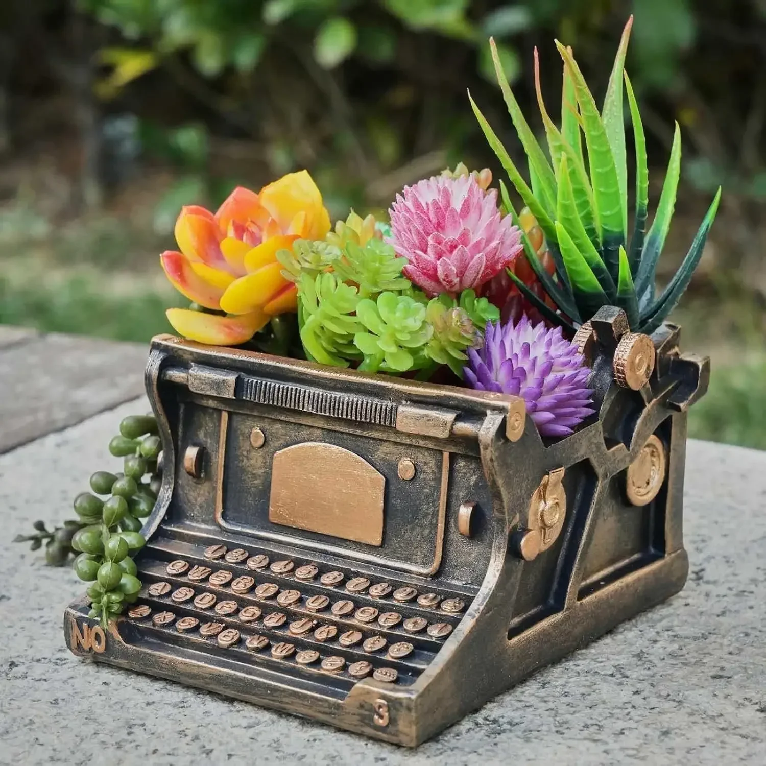 Resin Typewriter Planter Vintage Succulent Pot Retro Style Flower Pot Plant Holder Desk Decor Hand Painted Bronze Home Office