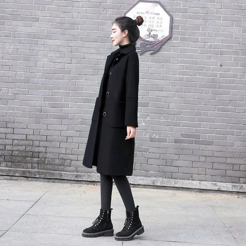 Women Hepburn Style Temperament Black Woolen Coat  2022 Autumn Winter Female New Korean Of The Small Man Loose Mid-length Jacket