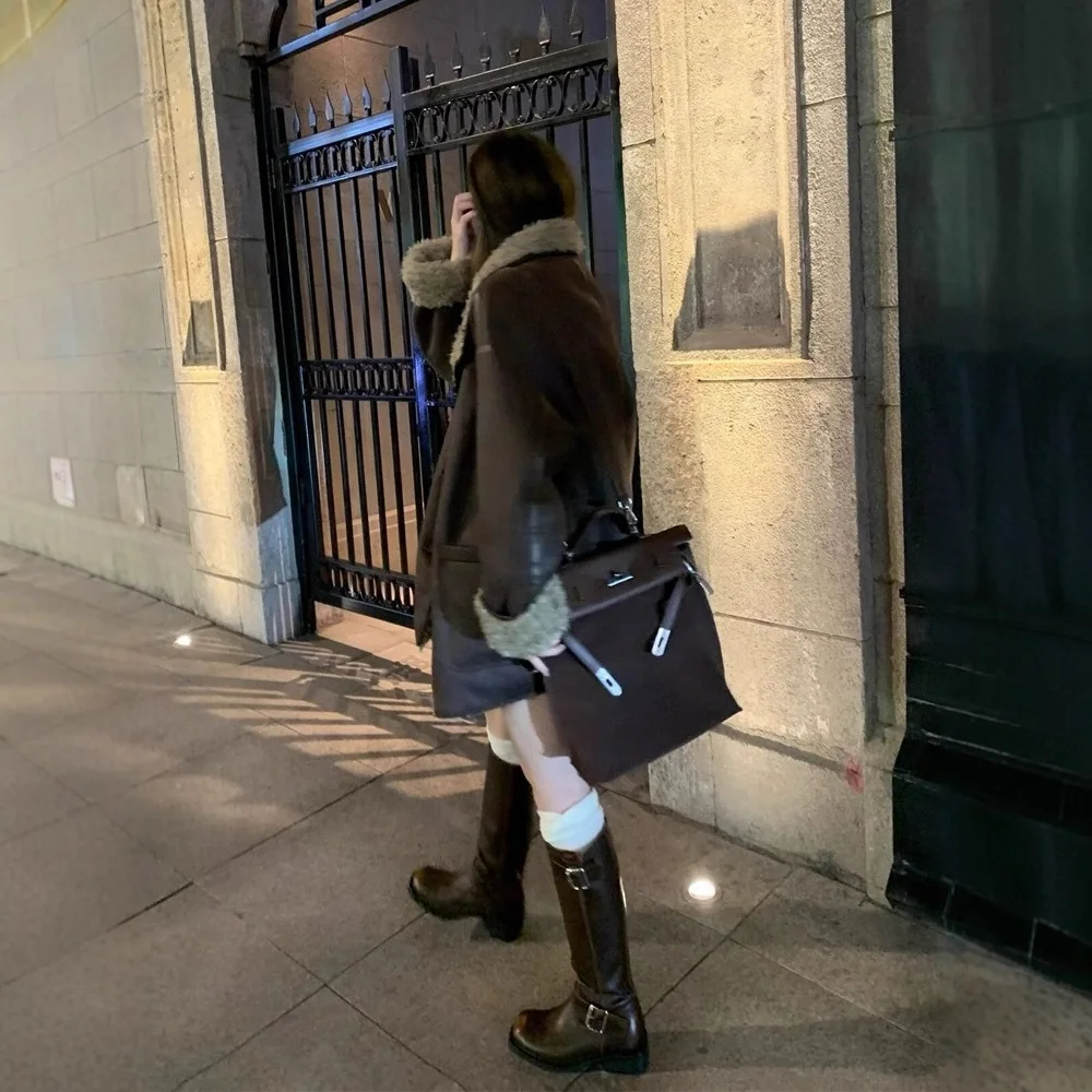 Dwustronny damski płaszcz zimowy ze sztucznego futra, łączony z skórą, z wełny jagnięcej, zapinany na guziki, luźny damski płaszcz z futra, casualowy płaszcz z ekologicznego futra.