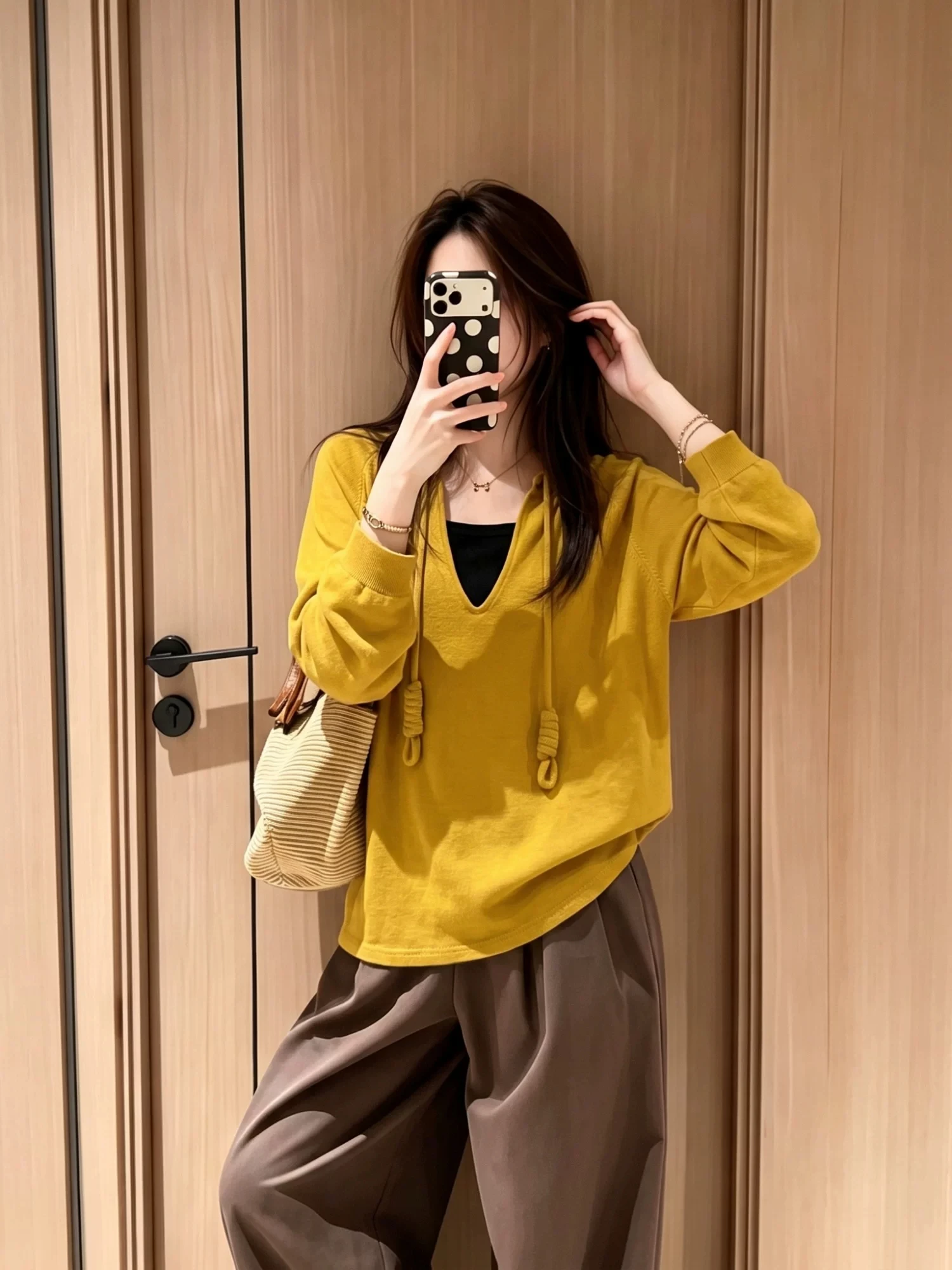 Yellow Oversized Shoulder Sweatshirt Women's Loose Belly Covering plus Size Comfortable Age-Defying Top for Early Autumn
