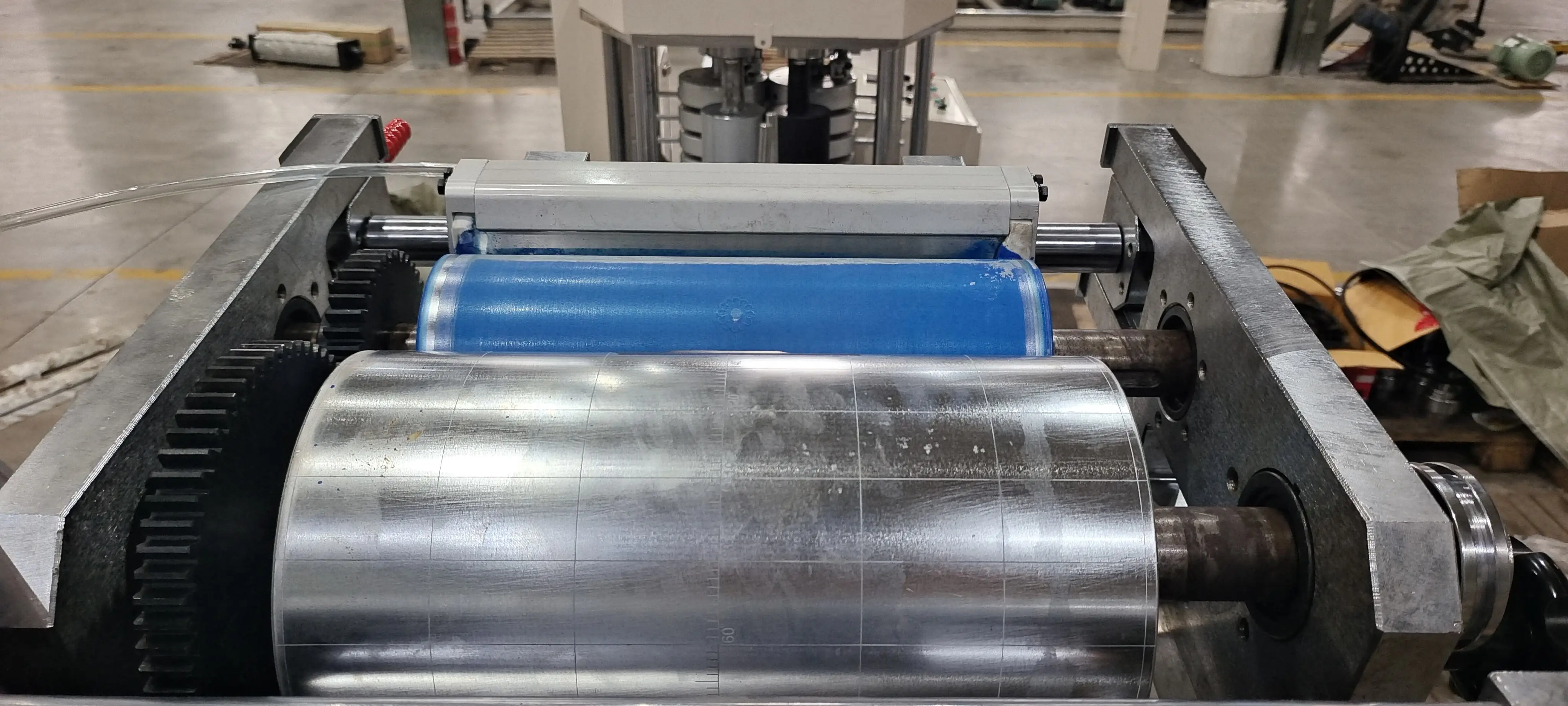 Macchina confezionatrice standard per asciugamani in tessuto per tovaglioli con stampa di carta velina completamente automatica per hotel