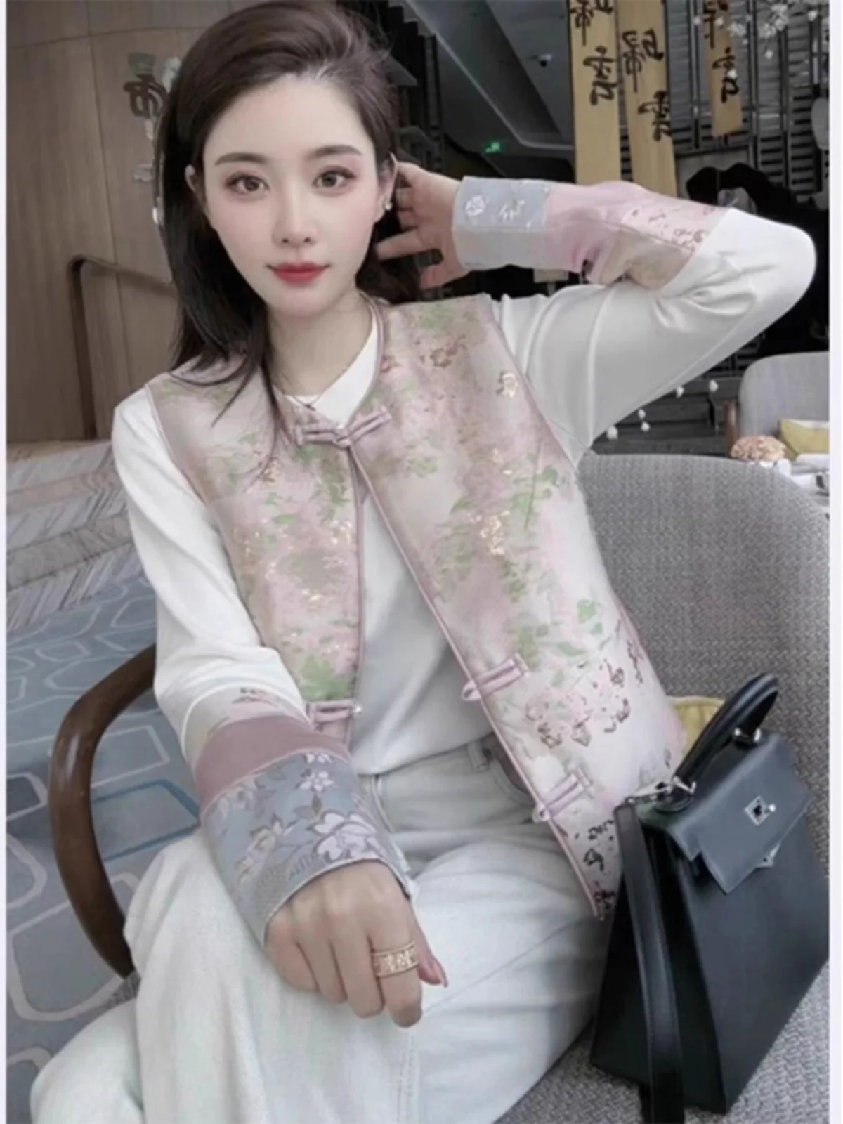 

New Chinese Sle Two-Piece Set Women's Spring Autumn High-End Feeling Retro Button Embroidered Vest irt Top Set