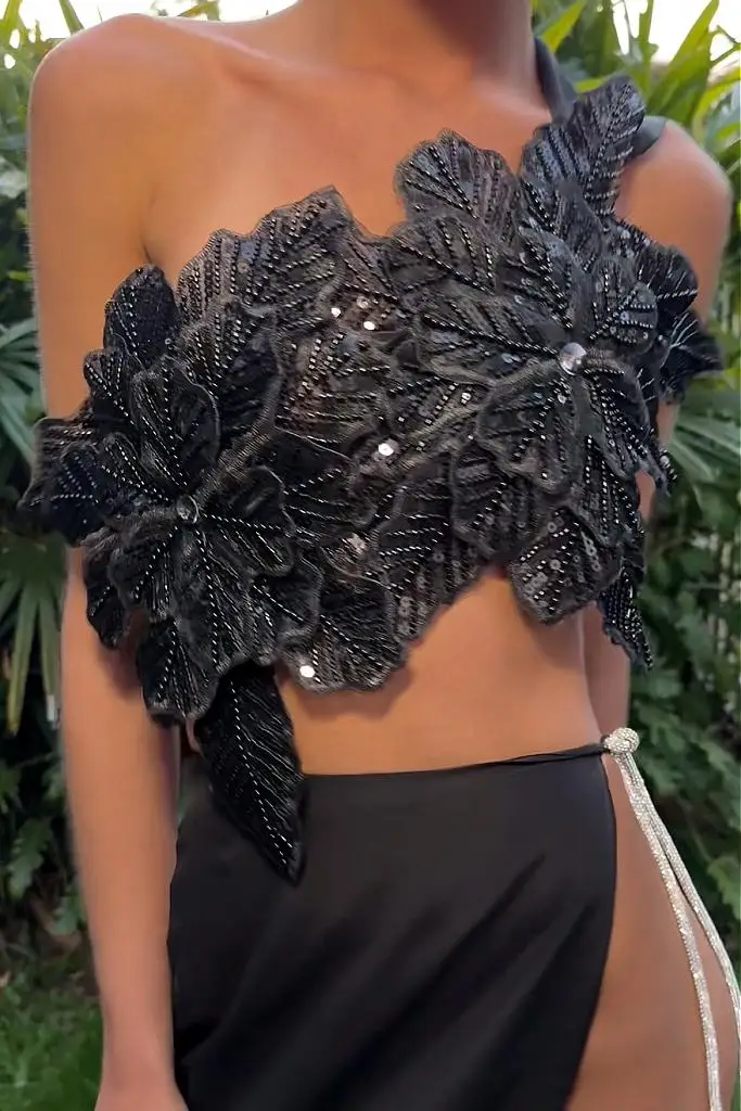 Nowe modne bluzki damskie na jedno ramię z kwiatami, letnie, modne, bez pleców, dopasowane, bez rękawów, krótkie topy, gorąca wyprzedaż S M L