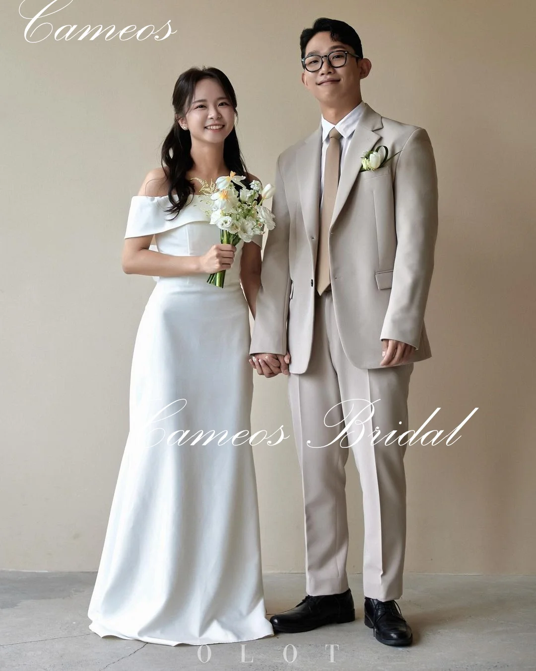 

SONDR Korea Strapless Sheath Elegant Wedding Dress Custom Made Formal Bride Dress Ivory 웨딩드레스 Satin Simple Wedding Gown Bridal