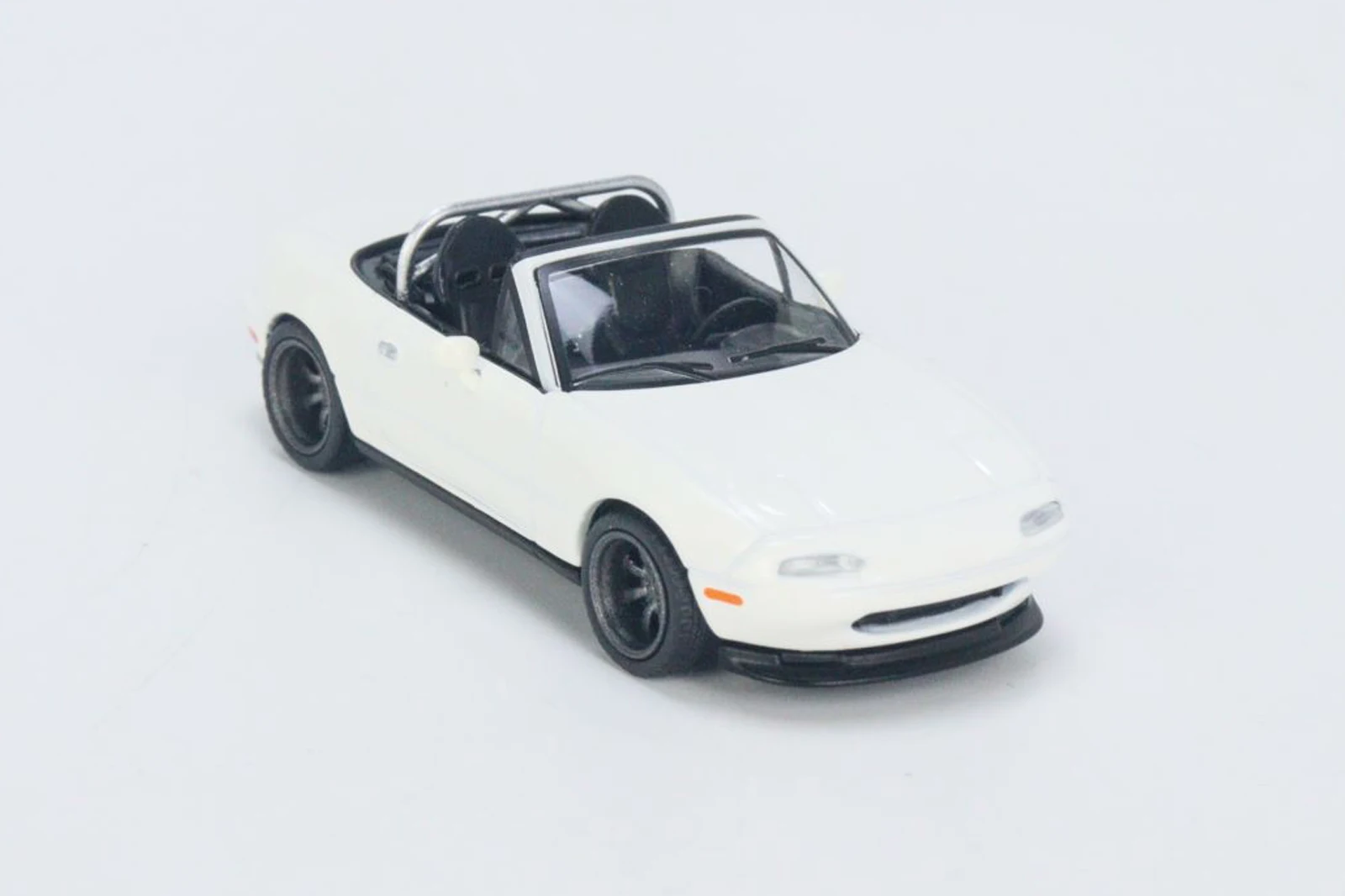 GT 1:64 Scale Diecast Alloy Mazda Miata MX-5 (NA) Convertible Sports Car Model Classic Adult Toy Gift Souvenir Static Display