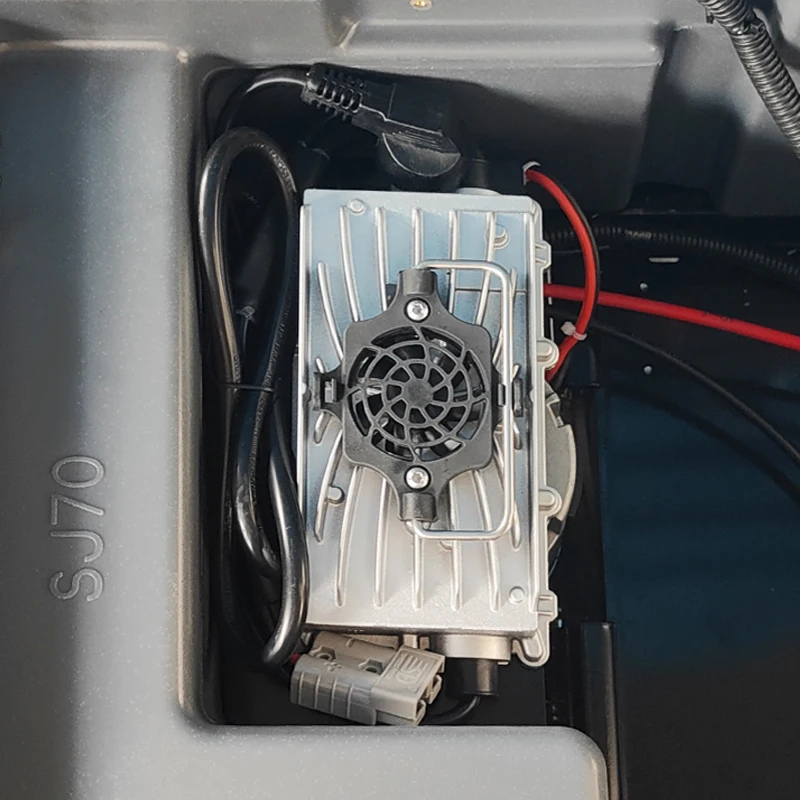 SJ70 70L Industrial Wholesale Warehouse Cleaning Equipment Electric Floor Scrubber Machine view 2