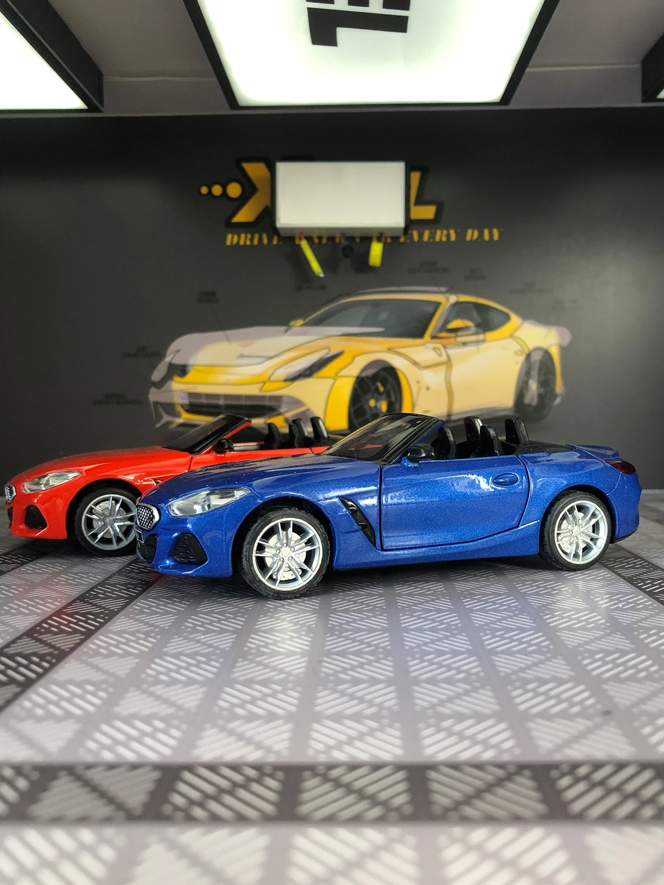 

1: 30, имитация цинкового сплава BMW Z4 M40i, модель автомобиля из сплава, металлический коллекционный подарочный автомобиль