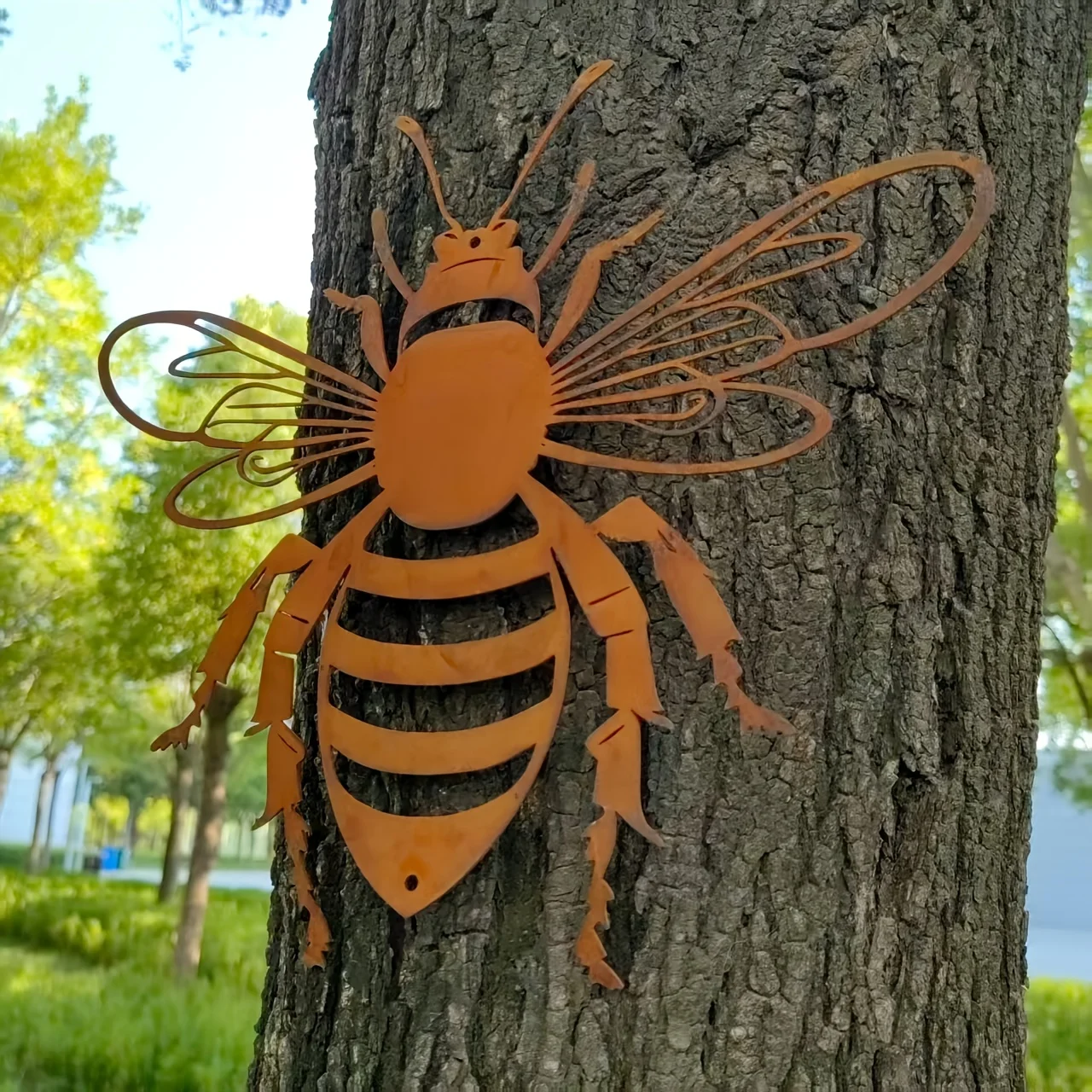 Rustic Metal Bumblebee Wall Art - Weathered Iron Silhouette Sculpture for Outdoor & Garden Decor, Perfect for Halloween