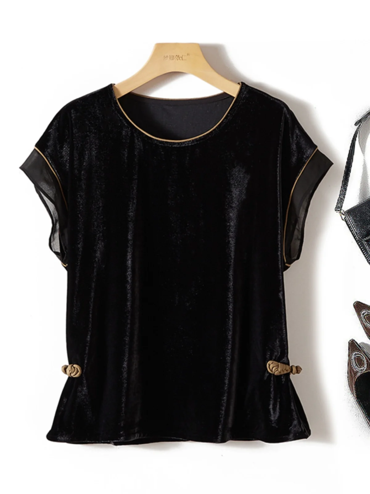 

Silk Velvet Top Women's Slim Fit round Ne Svel under irt New Chinese Sle Design Waist-Cinching Base Layer T-irt