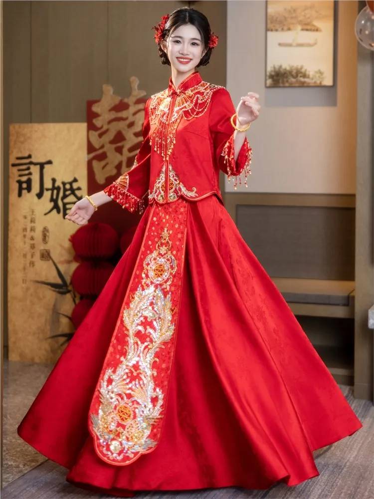 

Новое свадебное платье в китайском стиле для невесты невысокого роста от Heavy Industry