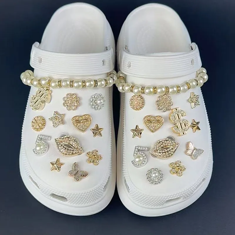 Luxury Shoe Charms Set Accessories Hole Shoe Buckle Golden Rhinestone Flower Lip Pearl Chain DIY Shoes Decorations Party Gift