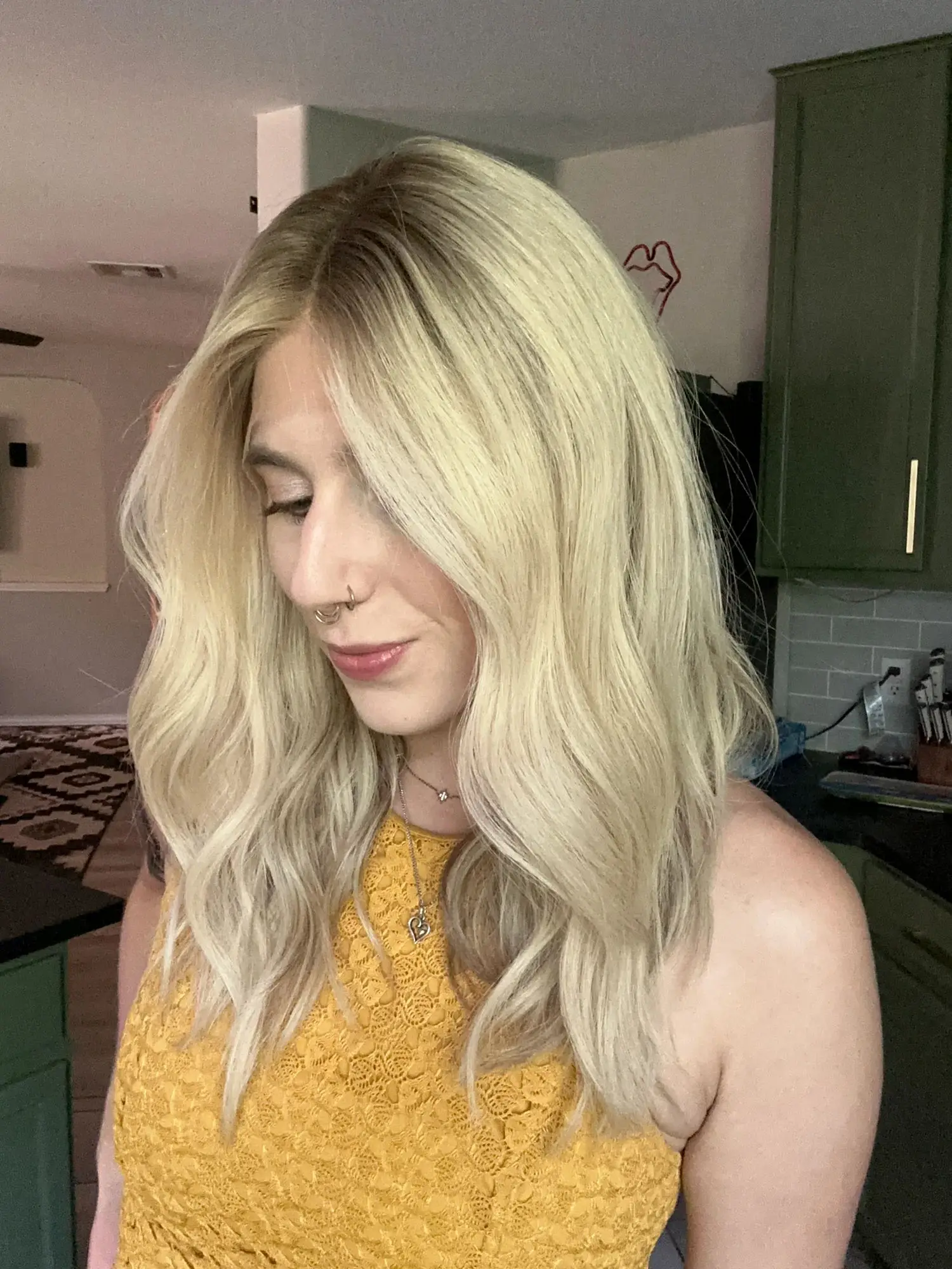 New Premium  Wigs Warm Ash Blonde Shadow Roots Wig 13*4 HD Lace Front Jewish Wig Frontal for Women 16 Inches Party Cosplay Use