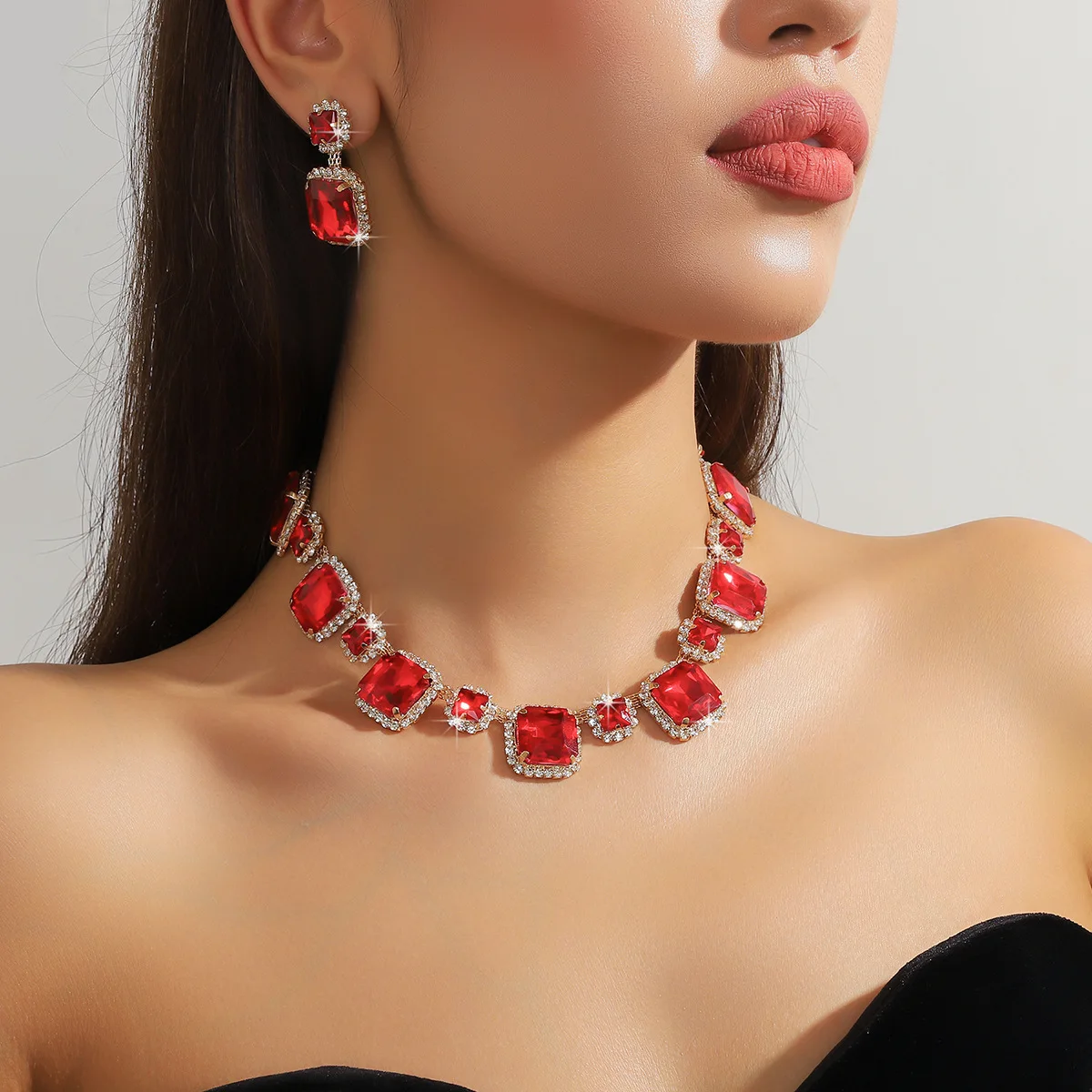 Sparkly Square-shaped Rhinestone Crystal Art Deco Choker Necklace Stud Earrings Set Necklaces Earrings Jewelry Set for Ladies