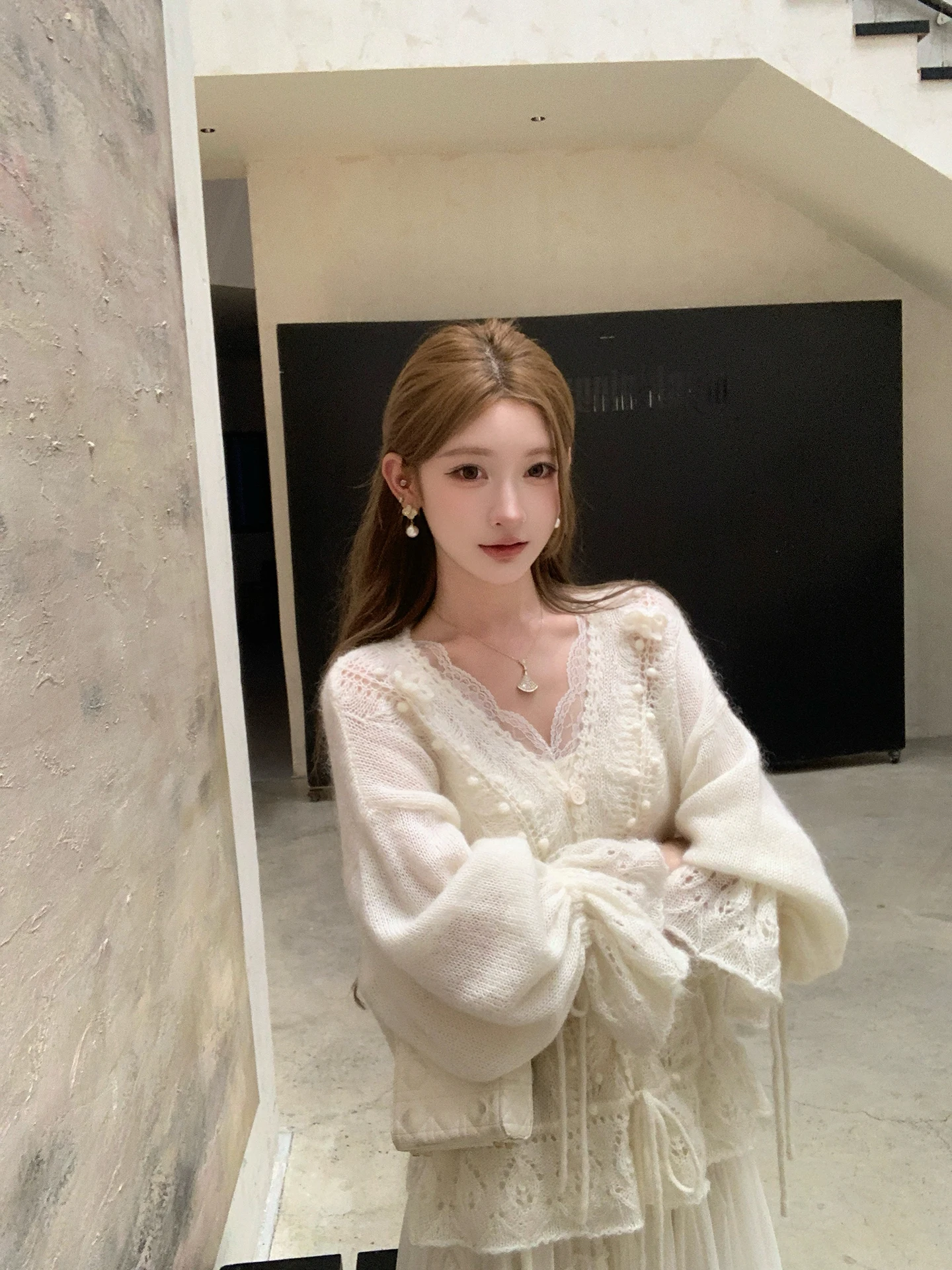 

Soft Woolen Knitted Cardigan Women's Early Autumn New Lazy Sle Hollow out Quali Top NMIOK Beige Mouton Hair V-ne Long S...