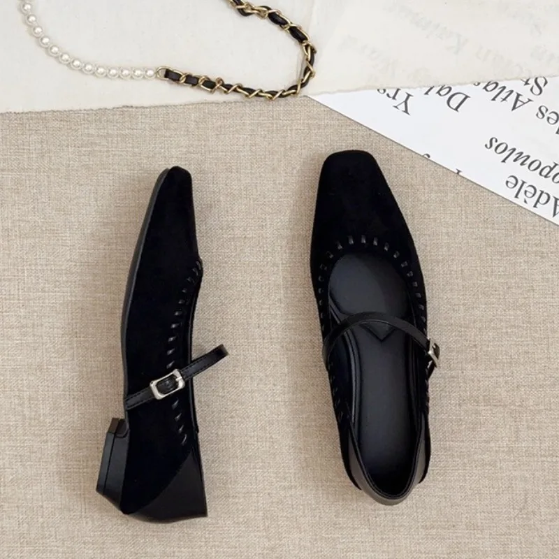 2025 ربيع جديد ماركة النساء الشقق جولة تو الضحلة الانزلاق على السيدات أحذية الباليه عادية لينة الجلود فستان أنيق الأحذية