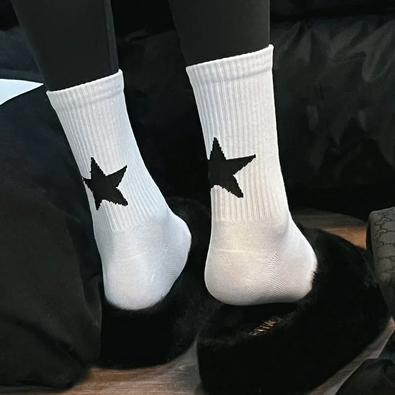 Sports Ankle Socks With Five-Pointed Star Pattern Black White Men Women Personality Simple Breathable Crew Socks Street Style view 2