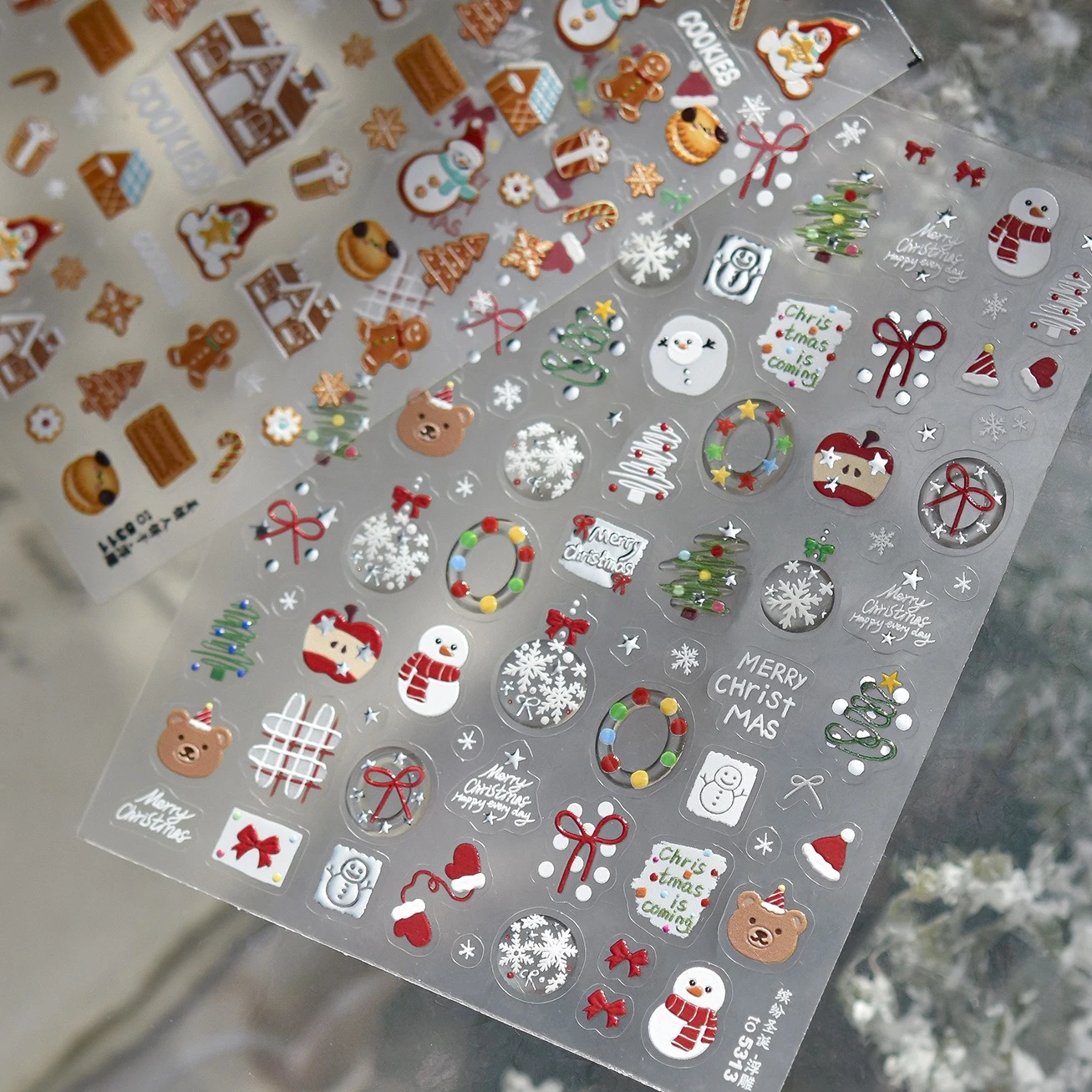 شجرة عيد الميلاد ندفة الثلج Bowknot إكليل التفاح البسكويت ثلج الزنجبيل رجل سانتا كلوز كريستال الشتاء مسمار الفن ملصقات مائي