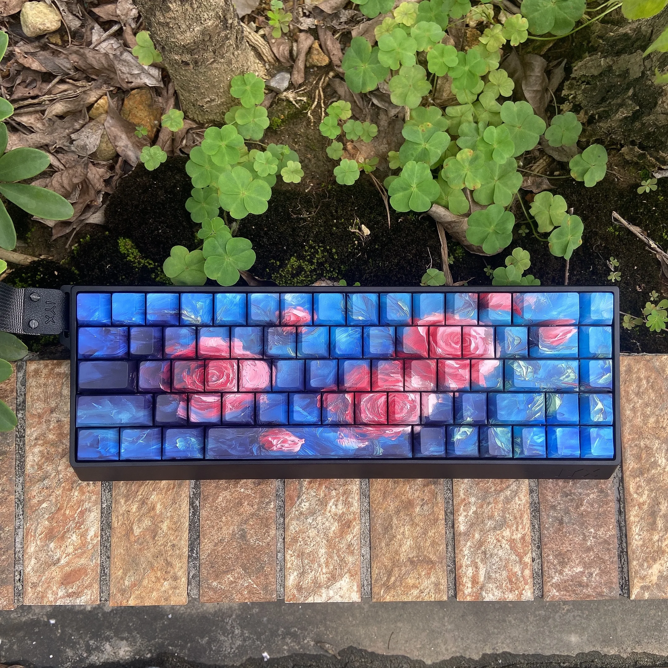 Imagem -05 - Lado Gravado Translúcido Cereja Pbt Keycap Rosa de Óleo Flor Rosa Azul Estilo de Pintura Ajuste para Atk68 Cortejar