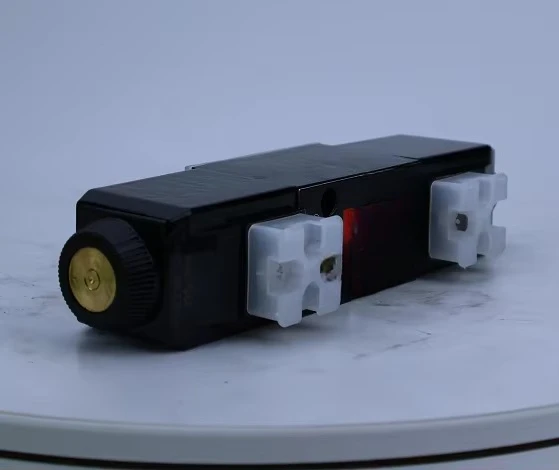 Excavator  hydraulic proportional valve DG4V-5-2AJ-M-U-H7-29-EN124 DG4V-3-2C-M-U-H7-60-EH210 1 year warranty