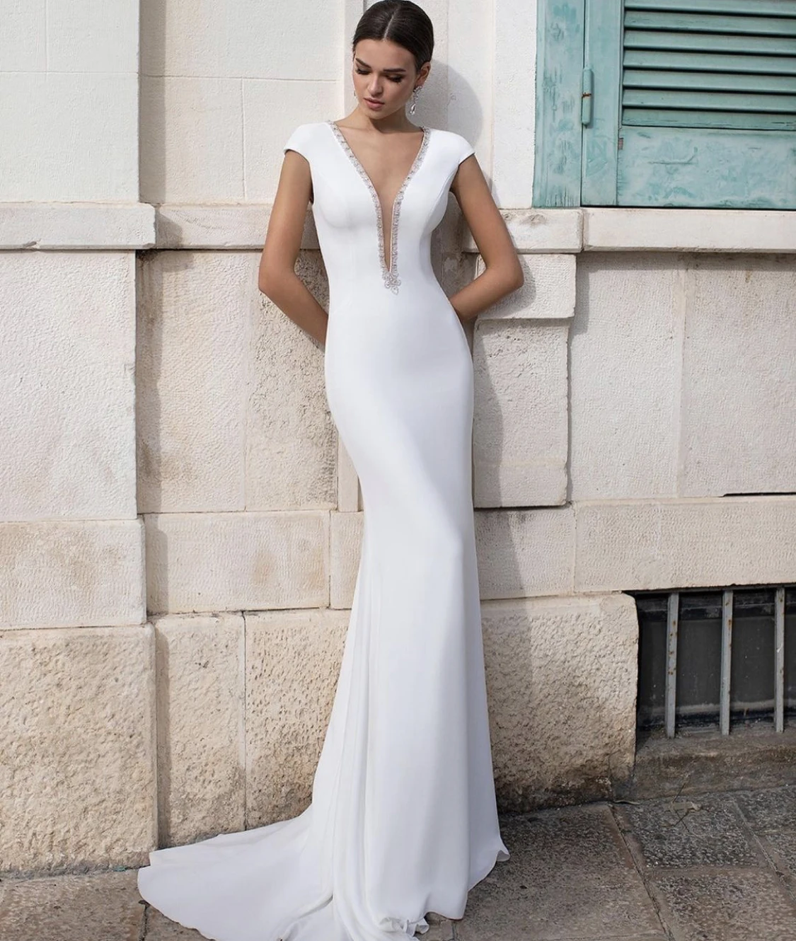 Wedding Dress Mermaid Deep V-Neck Cap Sleeve Crystal Diamond Satin Floor Length Sweep Train Elegant Customize To Measures Sexy