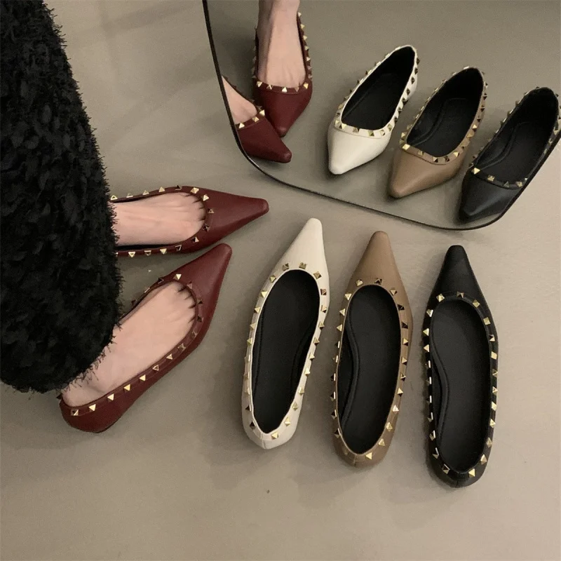 

French Elegant Pointed Rivet Women'S Shoes, Spring And Autumn Comfortable Flat Shoes For Commuting