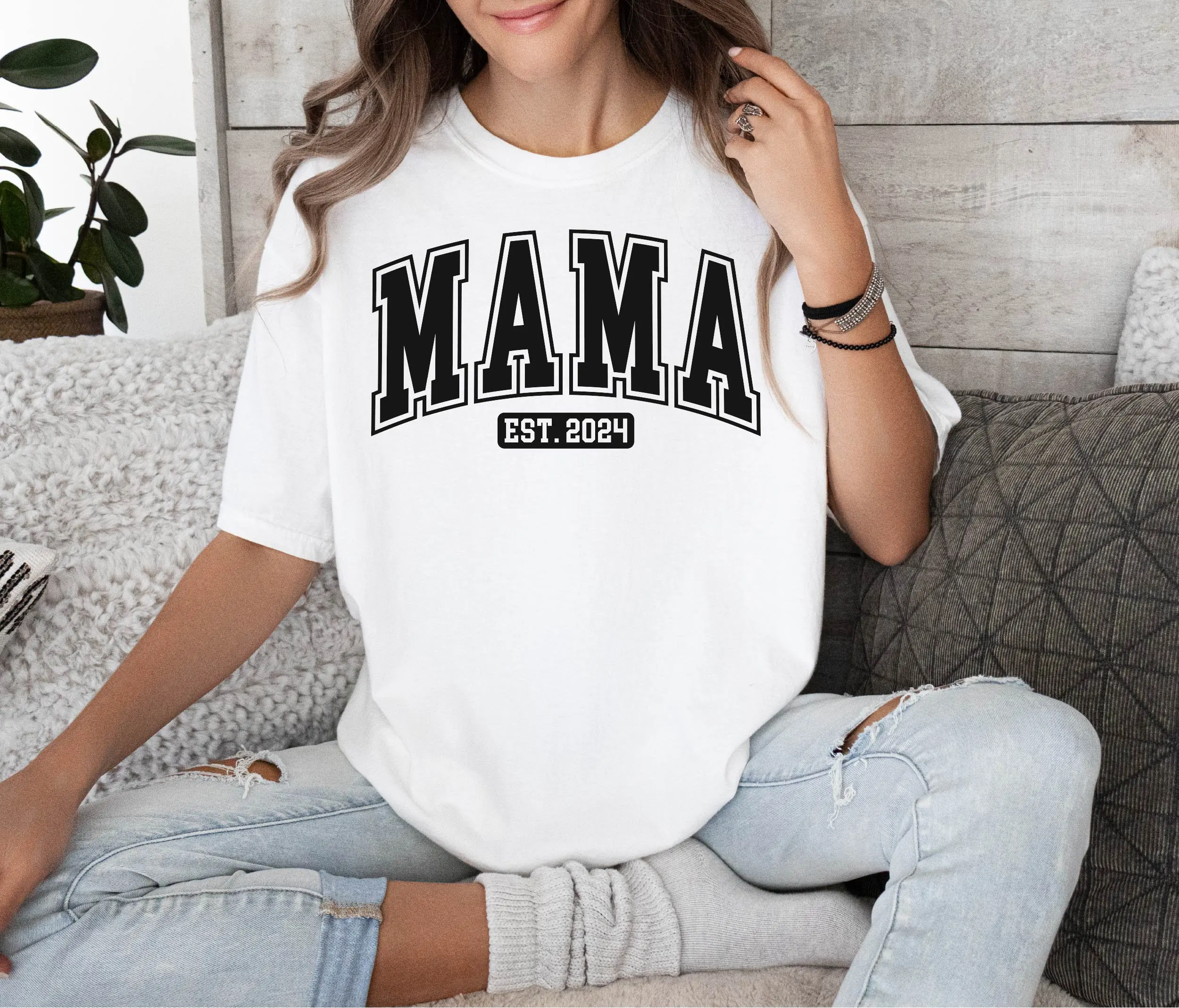 Mama Est 2024 T Shirt New Mom Pregnancy Announcement First Time Mommy Reveal