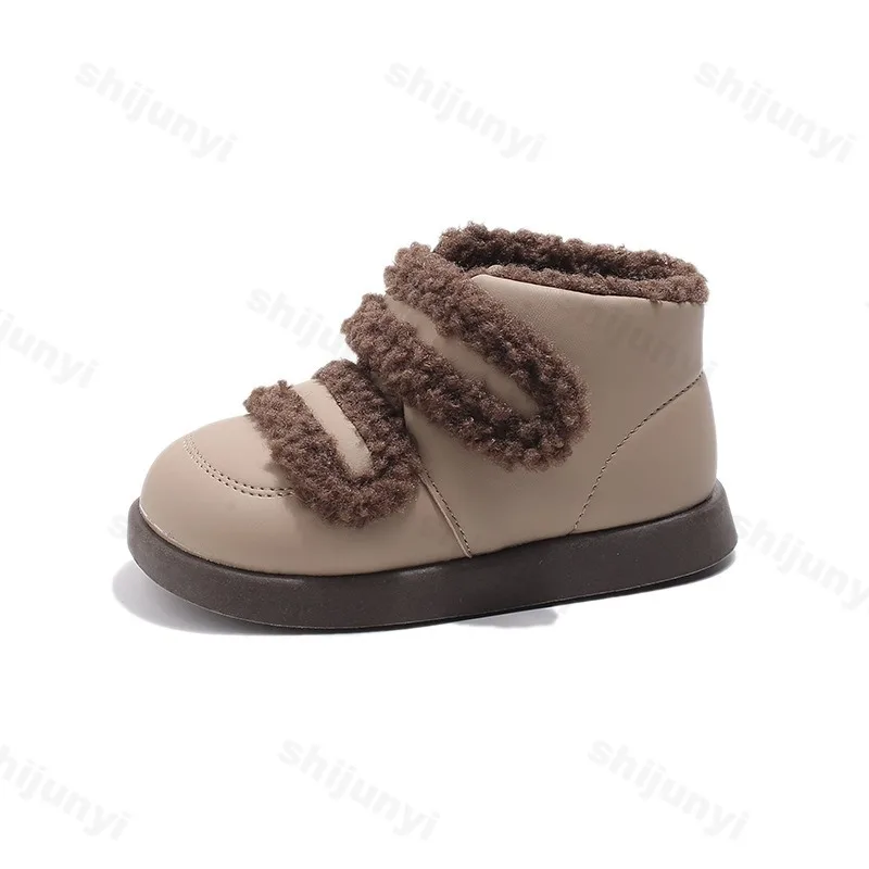 Scarpe di cotone casual in peluche alte di tendenza della moda da ragazza 2025 Stivali da neve con suola morbida, caldi, comodi e versatili per bambini invernali