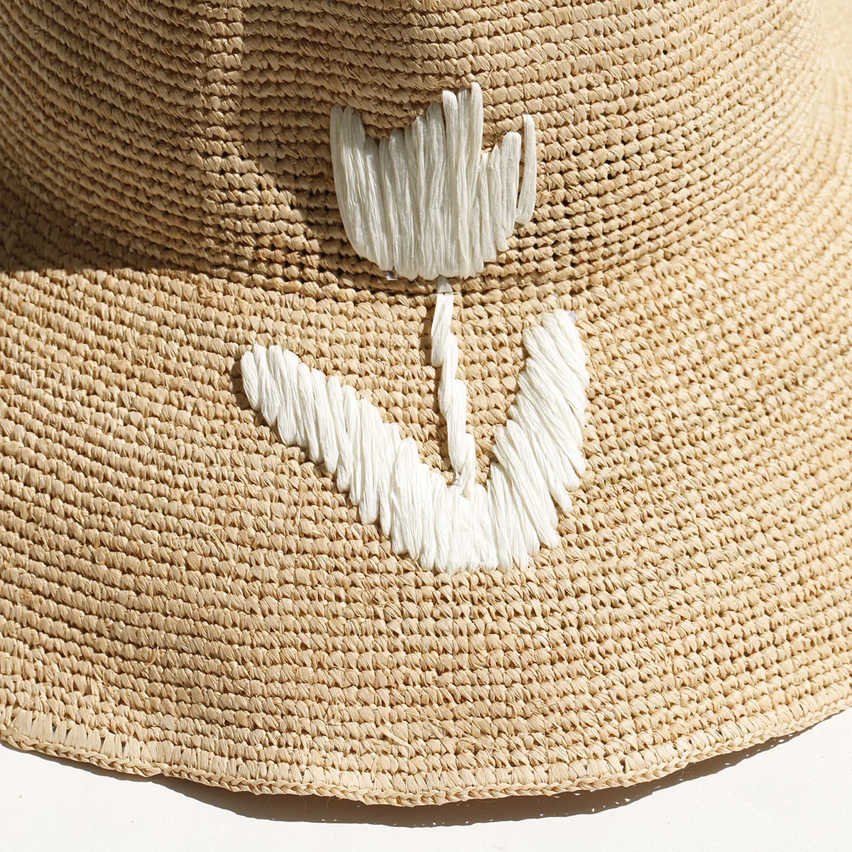 2026 Natürlicher Raffia Handgewebter Sonnenhut für Damen Sommerlicher Sonnenschutz UV-Schutz Breiter Rand Strand-Strohhut Koreanischer Designer Blockhut – Detail 6