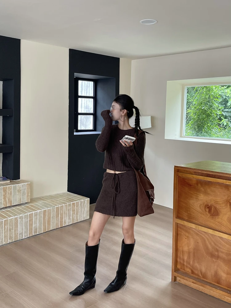 

Женский осенне-зимний вязаный свитер XN Think Pure Color с круглым вырезом и длинными рукавами, а также юбка А-силуэта с завязками