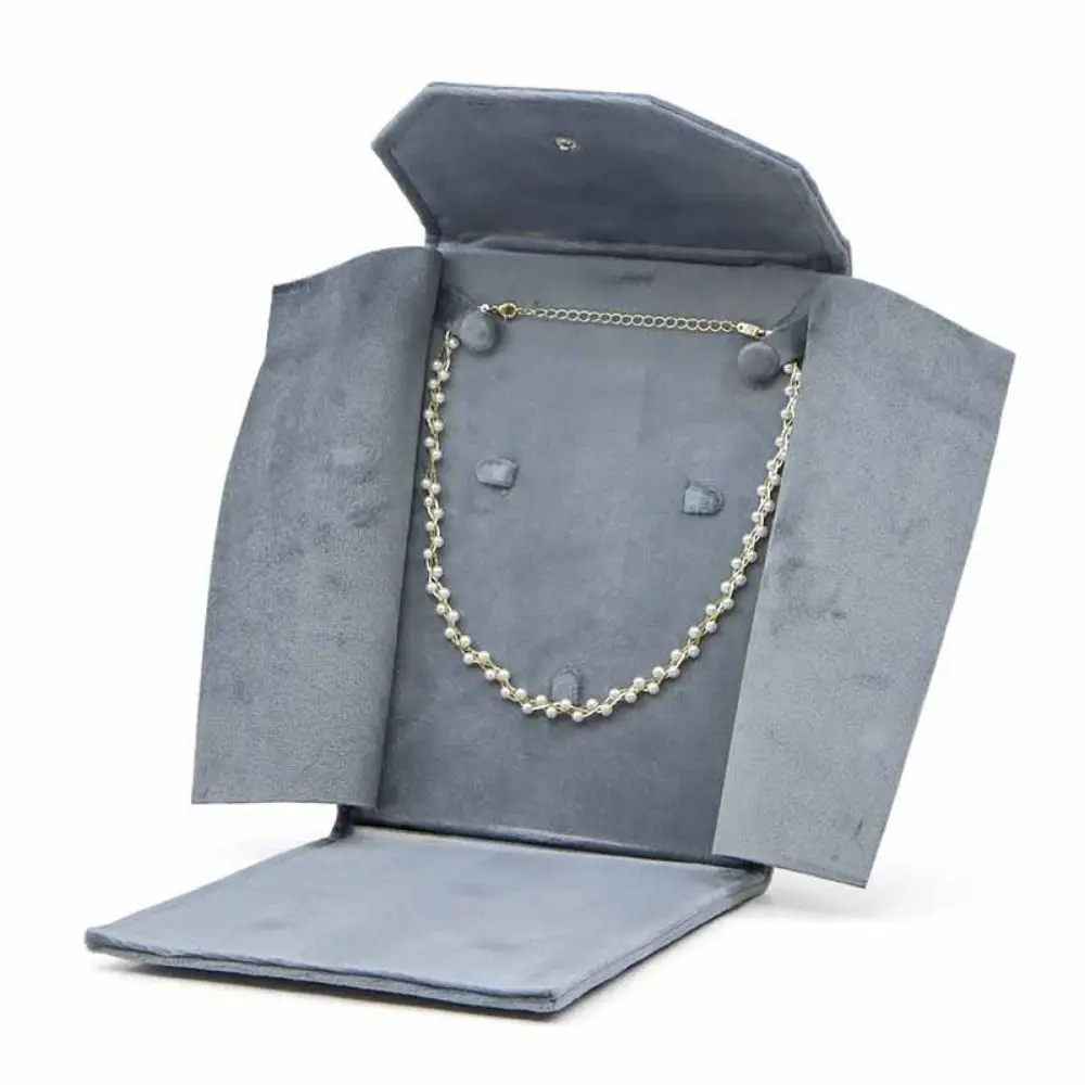 

Velvet Material Velvet Jewelry Pouch Snap Button Closure Foldable Design Necklace Organizer Bag Soft Lining Jewelry Storage Bag