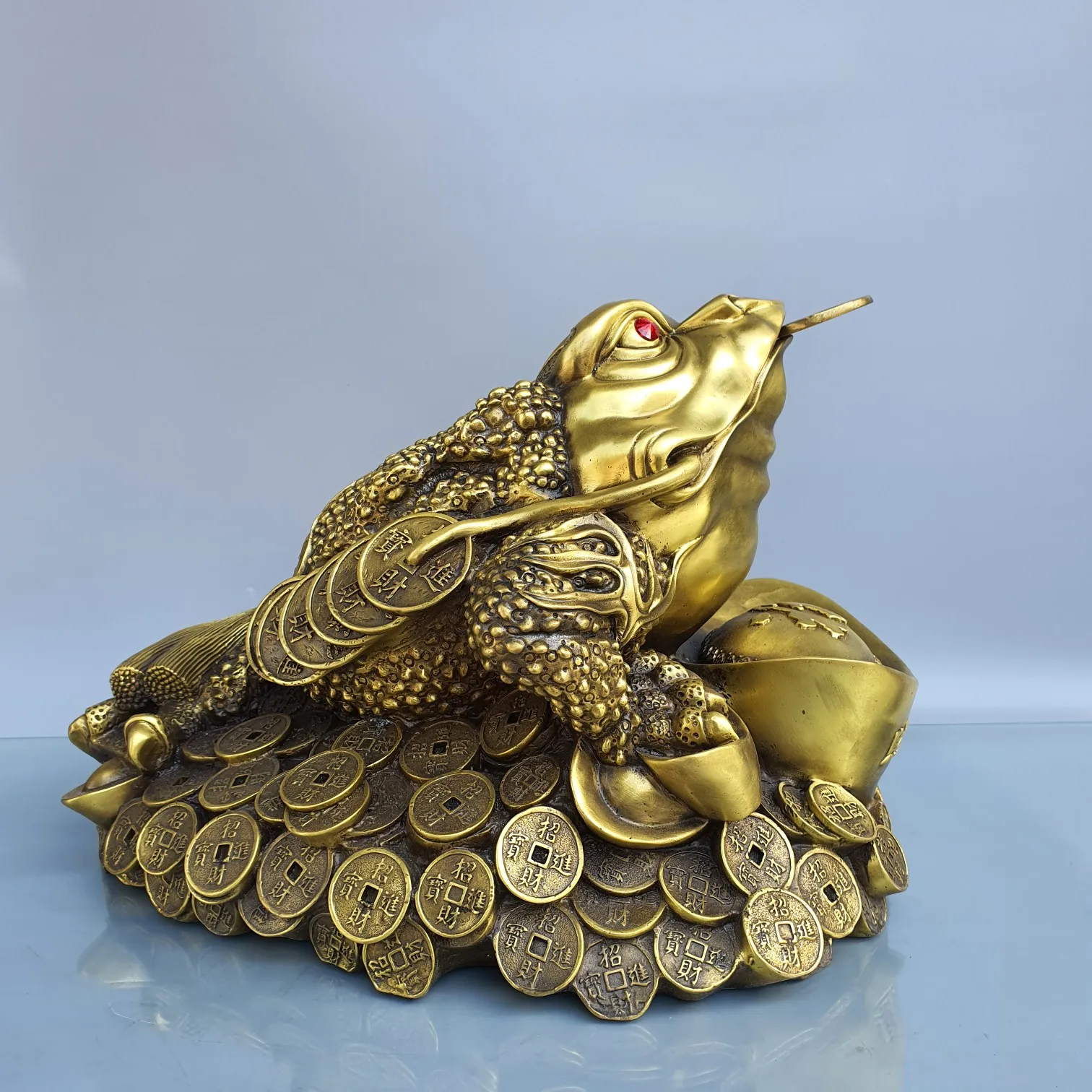 

18"Tibetan Temple Collection Old Brass Yuanbao Coins Golden Toad Statue Three legged golden Toad Amass wealth Town house