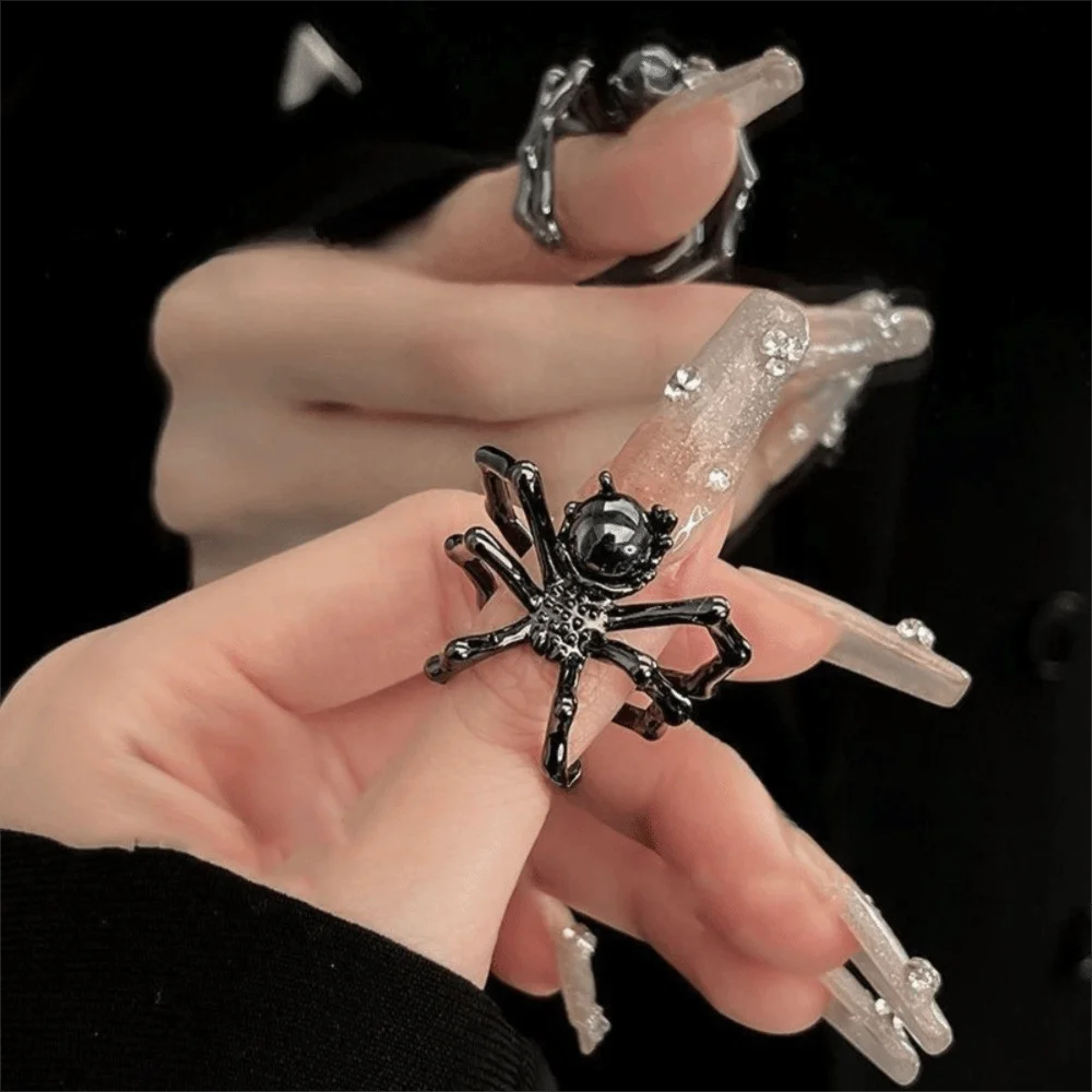 Gothic Terrifying Moonstone Gem Spider Ring for Women Niche Design Punk Metal Open Ring Halloween Gift Giving