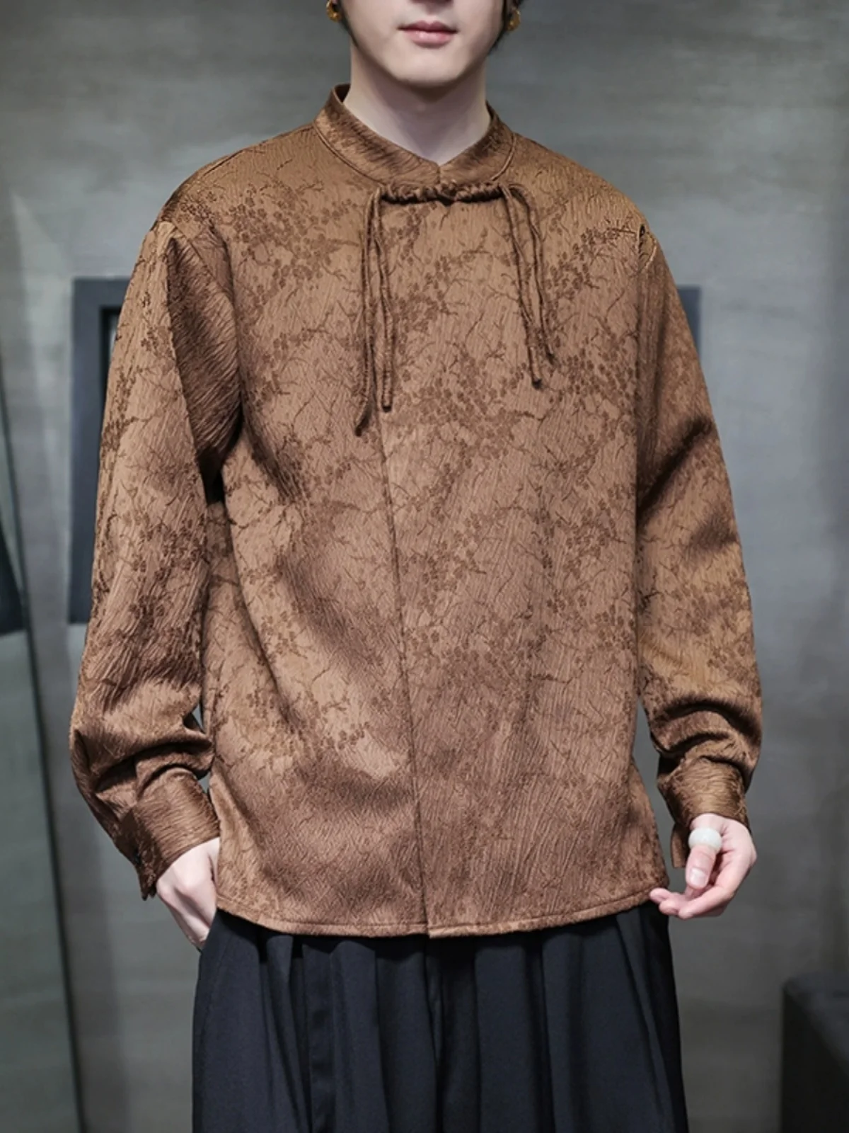 

New Chinese Sle Men's Long Sve irt Coat Spring Autumn Floral Embroidery Button up Casual Faion Youth Linen irt