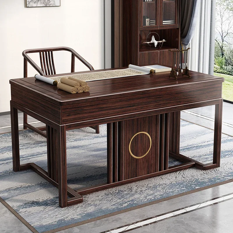 

Письменный стол из массива дерева для дома и учебы