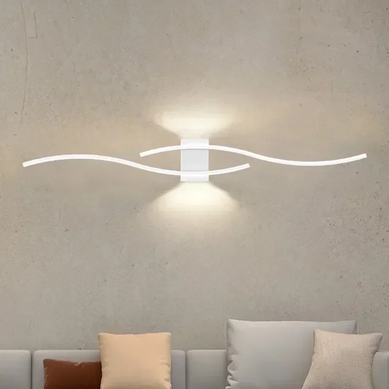 Moder-Lámpara LED de pared de tira larga, candelabro de pared para sala de estar, TV, decoración de fondo, dormitorio, escalera, hogar, accesorio de