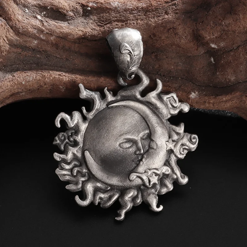 Retro Creative Sun God Kisses Moon Goddess Necklace Pendant Beautiful Romantic Love Anniversary Jewelry Gift for Your Girlfriend