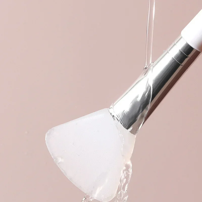 Aplicador de maquillaje Facial suave en forma de abanico portátil, herramienta de belleza para el cuidado de la piel, adecuado para niñas y mujeres, cepillo para mascarilla Facial