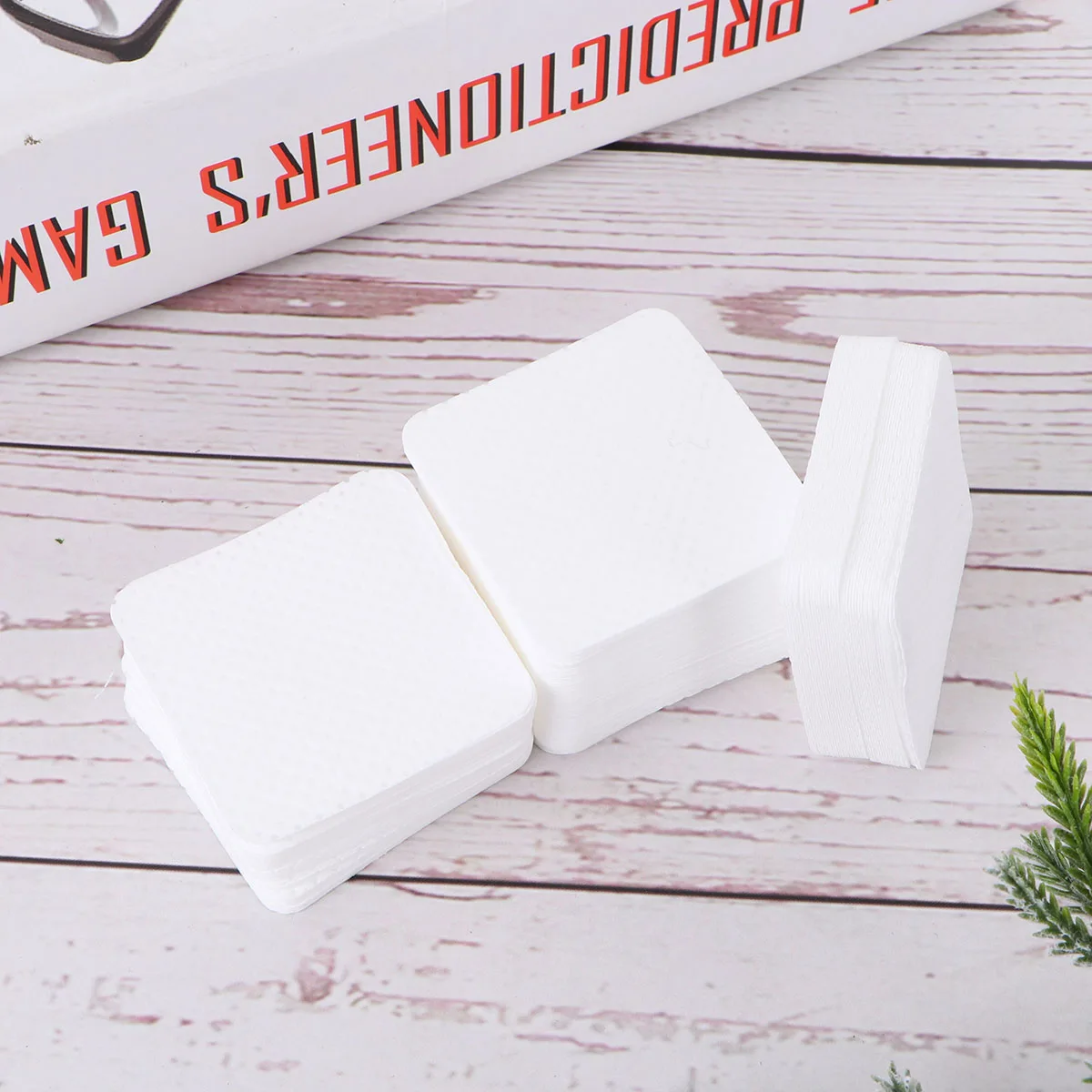 สำลีเช็ดทำความสะอาดเล็บ 1 กล่อง สำลีคุณภาพพรีเมียมสำหรับเช็ดขนตาปลอม ทำความสะอาดอย่างล้ำลึก สำลีเช็ดเครื่องสำอางและกาวติดเล็บ