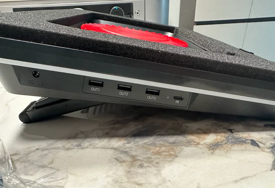 supporto-di-raffreddamento-per-laptop-gt600-con-ventola-da-14cm-antipolvere-per-notebook-da-18-pollici
